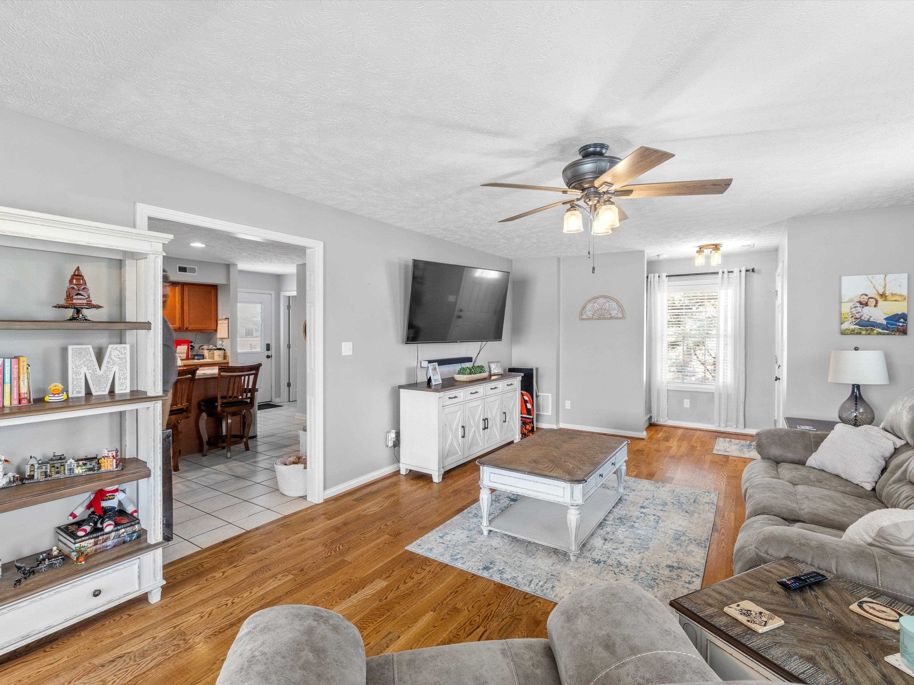 732 Crittenden St., Owensboro, Kentucky 42303, 3 Bedrooms Bedrooms, ,2 BathroomsBathrooms,Single Family Residence,For Sale,Crittenden St.,92613