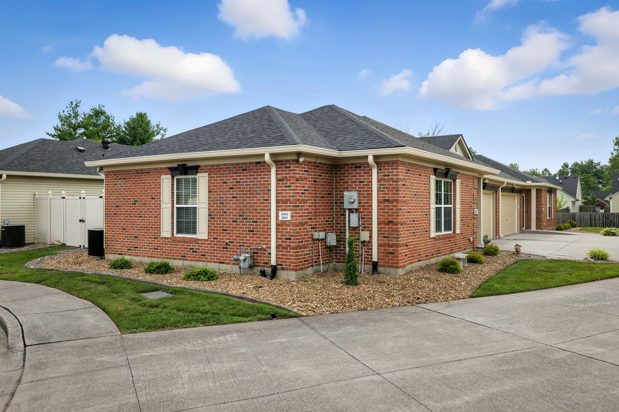2001 Viola Gardens, Owensboro, Kentucky 42303, 2 Bedrooms Bedrooms, ,2 BathroomsBathrooms,Condominium,For Sale,Viola Gardens,92618