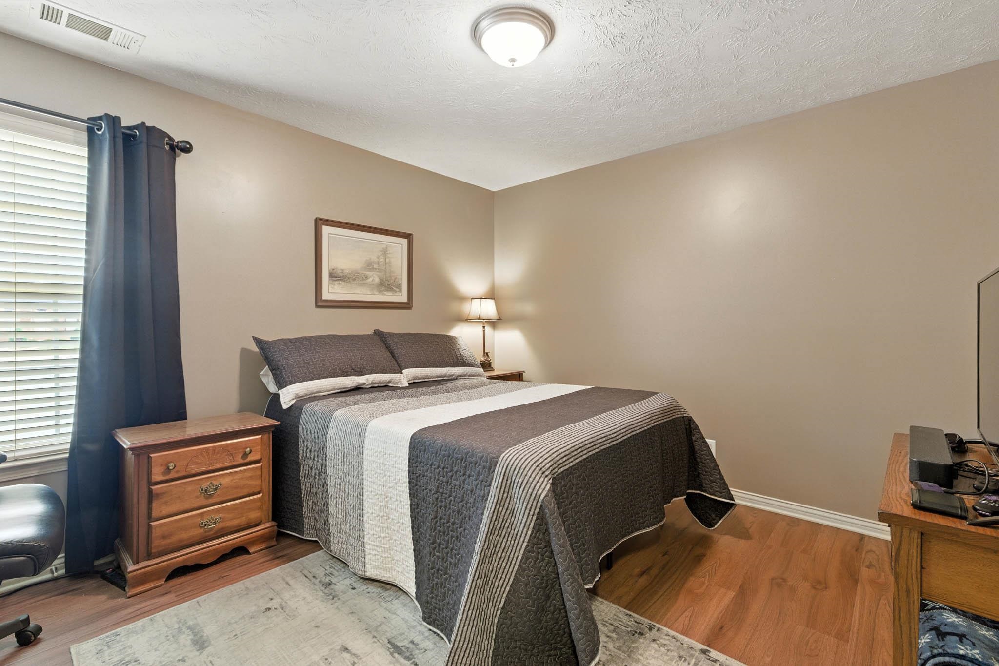 2001 Viola Gardens, Owensboro, Kentucky 42303, 2 Bedrooms Bedrooms, ,2 BathroomsBathrooms,Condominium,For Sale,Viola Gardens,92618
