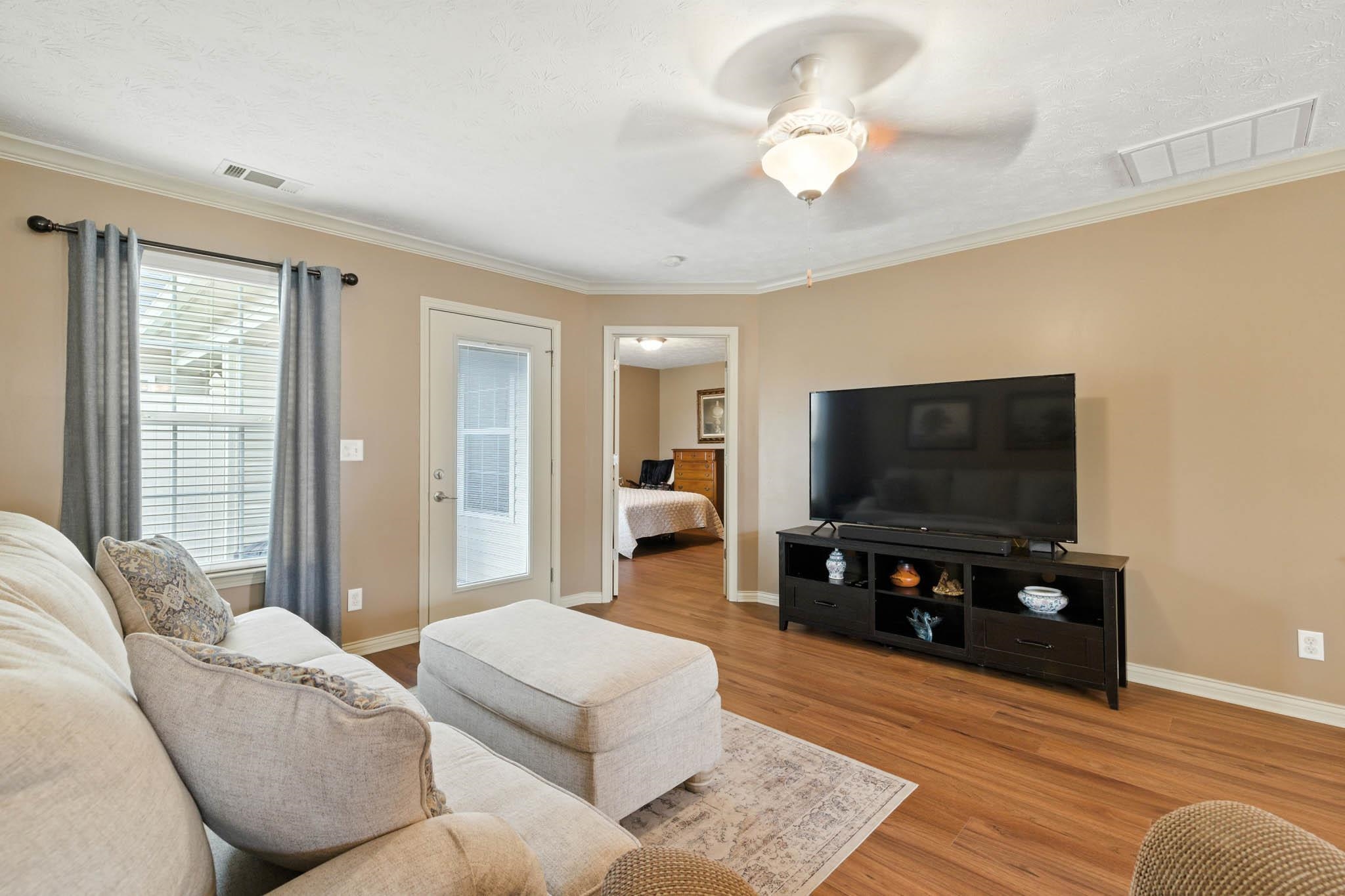 2001 Viola Gardens, Owensboro, Kentucky 42303, 2 Bedrooms Bedrooms, ,2 BathroomsBathrooms,Condominium,For Sale,Viola Gardens,92618
