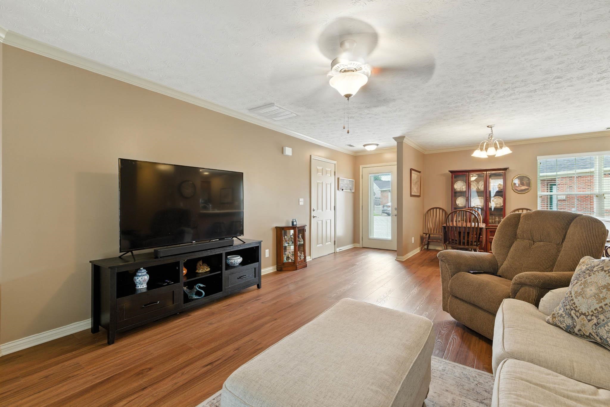 2001 Viola Gardens, Owensboro, Kentucky 42303, 2 Bedrooms Bedrooms, ,2 BathroomsBathrooms,Condominium,For Sale,Viola Gardens,92618