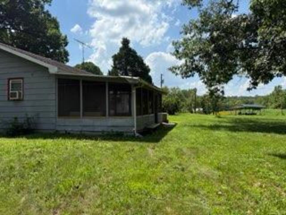 4555 Logansport Road, Morgantown, Kentucky 42261, 2 Bedrooms Bedrooms, ,1 BathroomBathrooms,Single Family Residence,For Sale,Logansport Road,92619