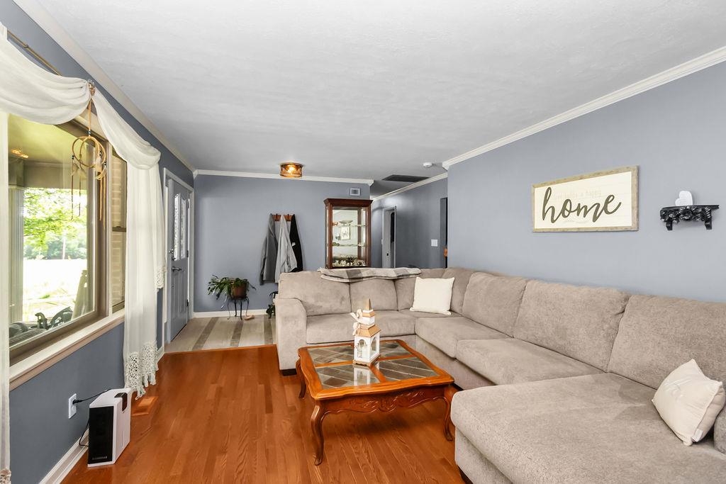 4166 Greenbriar Rd, Utica, Kentucky 42376, 3 Bedrooms Bedrooms, ,1 BathroomBathrooms,Single Family Residence,For Sale,Greenbriar Rd,92620