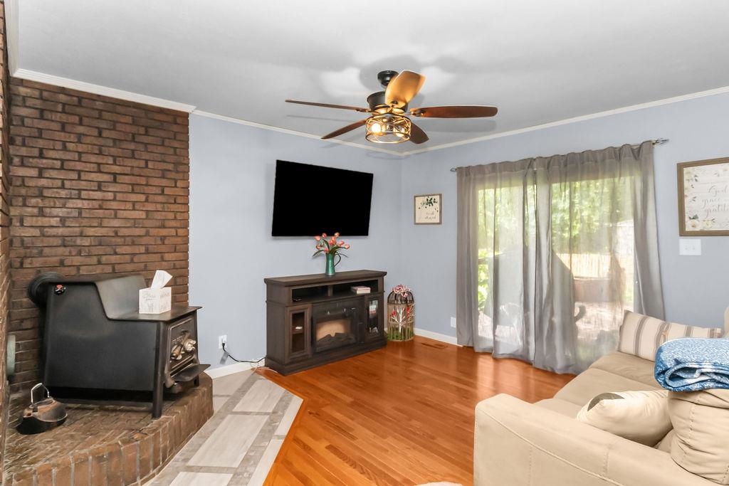 4166 Greenbriar Rd, Utica, Kentucky 42376, 3 Bedrooms Bedrooms, ,1 BathroomBathrooms,Single Family Residence,For Sale,Greenbriar Rd,92620