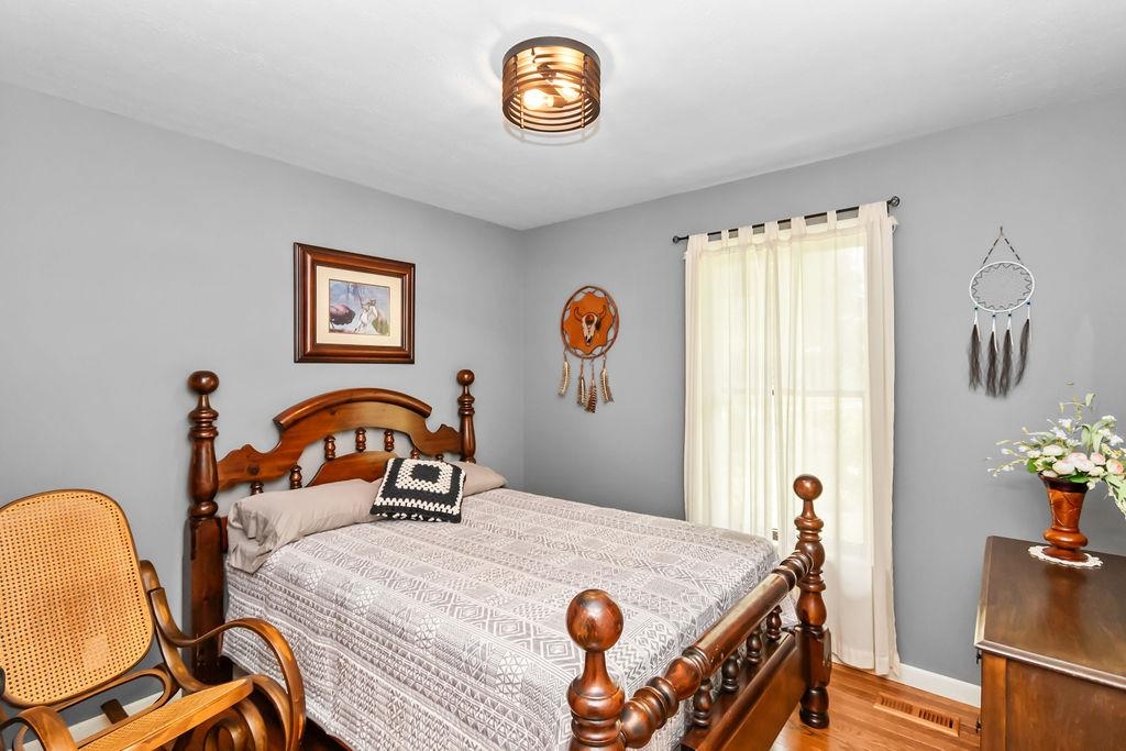 4166 Greenbriar Rd, Utica, Kentucky 42376, 3 Bedrooms Bedrooms, ,1 BathroomBathrooms,Single Family Residence,For Sale,Greenbriar Rd,92620