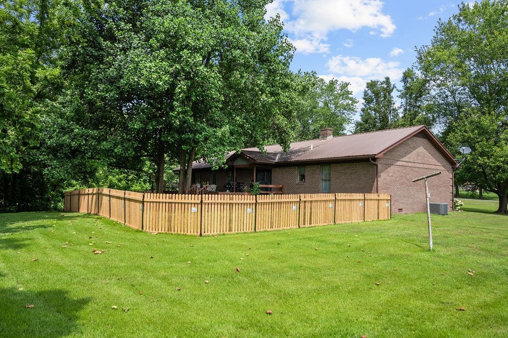 4166 Greenbriar Rd, Utica, Kentucky 42376, 3 Bedrooms Bedrooms, ,1 BathroomBathrooms,Single Family Residence,For Sale,Greenbriar Rd,92620