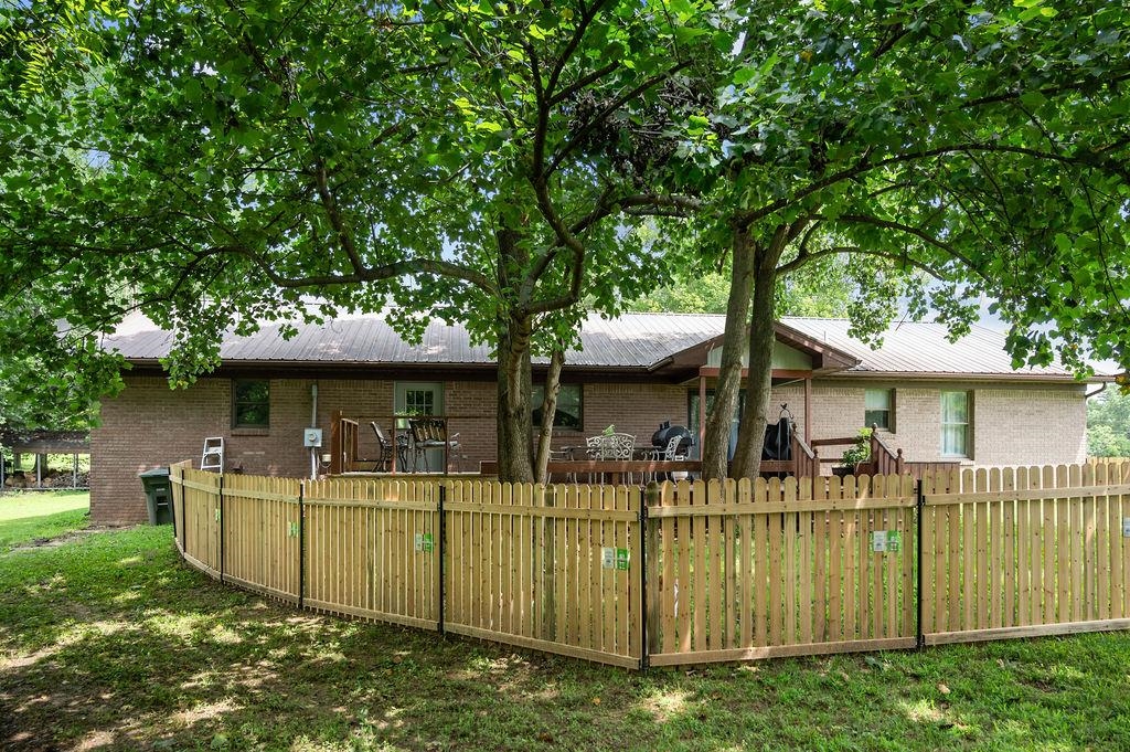 4166 Greenbriar Rd, Utica, Kentucky 42376, 3 Bedrooms Bedrooms, ,1 BathroomBathrooms,Single Family Residence,For Sale,Greenbriar Rd,92620