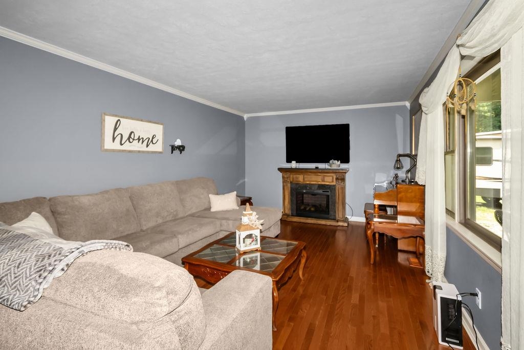 4166 Greenbriar Rd, Utica, Kentucky 42376, 3 Bedrooms Bedrooms, ,1 BathroomBathrooms,Single Family Residence,For Sale,Greenbriar Rd,92620
