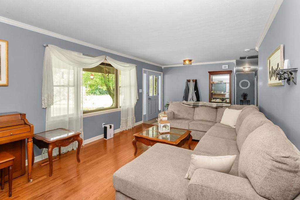 4166 Greenbriar Rd, Utica, Kentucky 42376, 3 Bedrooms Bedrooms, ,1 BathroomBathrooms,Single Family Residence,For Sale,Greenbriar Rd,92620