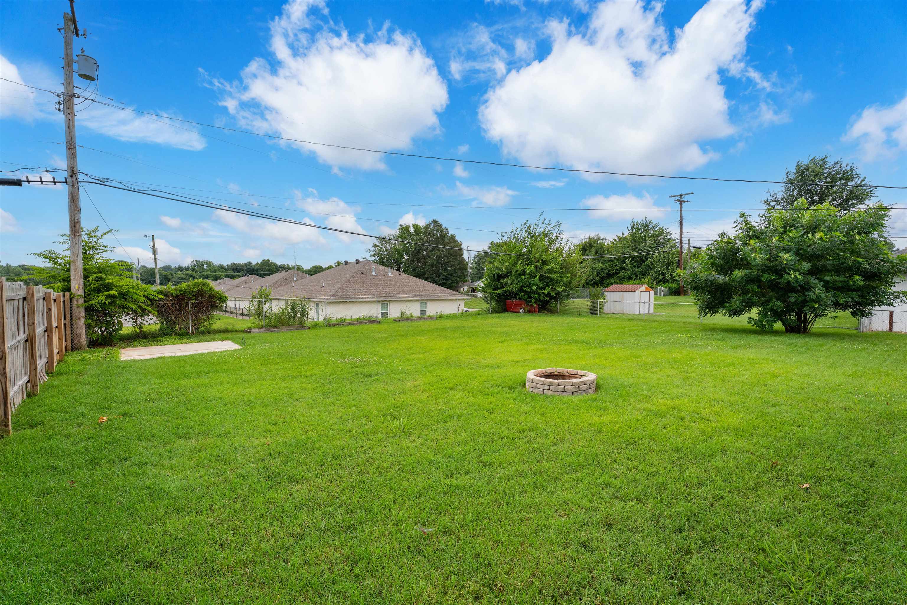 3021 Meadowland Drive, Owensboro, Kentucky 42303, 3 Bedrooms Bedrooms, ,1 BathroomBathrooms,Single Family Residence,For Sale,Meadowland Drive,92621