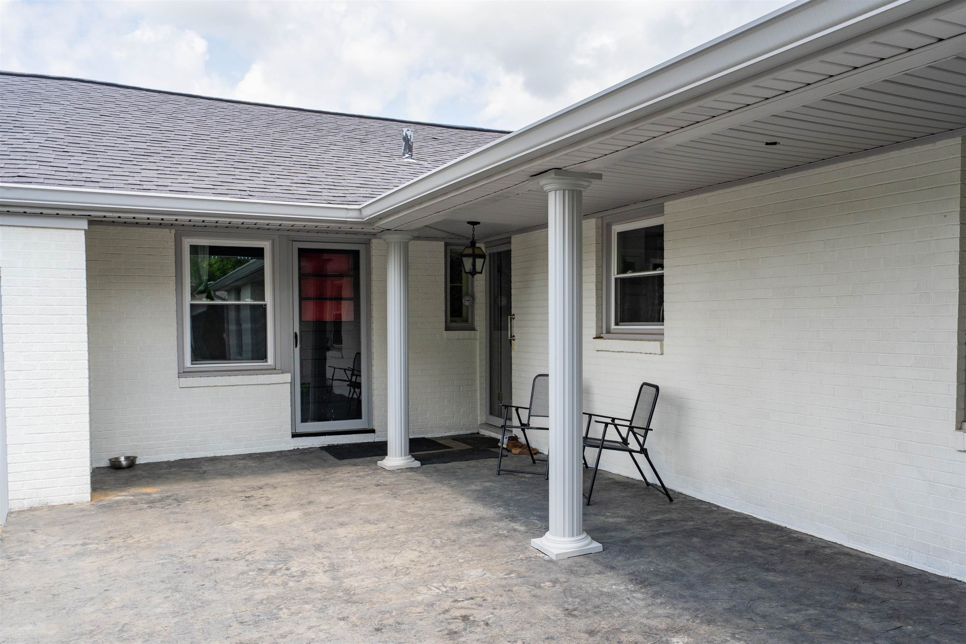 6208 HWY 144, Owensboro, Kentucky 42303, 4 Bedrooms Bedrooms, ,3 BathroomsBathrooms,Single Family Residence,For Sale,HWY 144,92624
