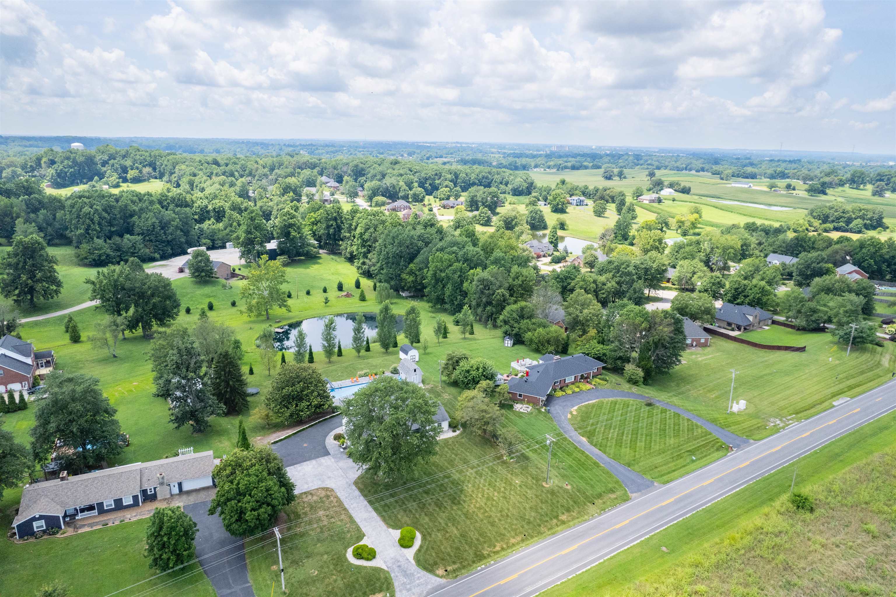 6208 HWY 144, Owensboro, Kentucky 42303, 4 Bedrooms Bedrooms, ,3 BathroomsBathrooms,Single Family Residence,For Sale,HWY 144,92624