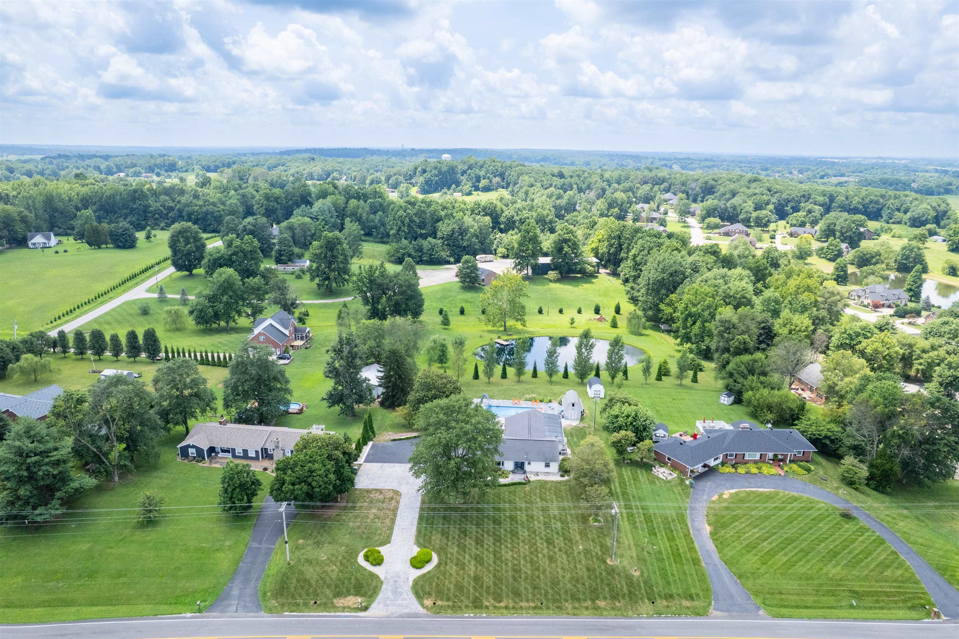 6208 HWY 144, Owensboro, Kentucky 42303, 4 Bedrooms Bedrooms, ,3 BathroomsBathrooms,Single Family Residence,For Sale,HWY 144,92624