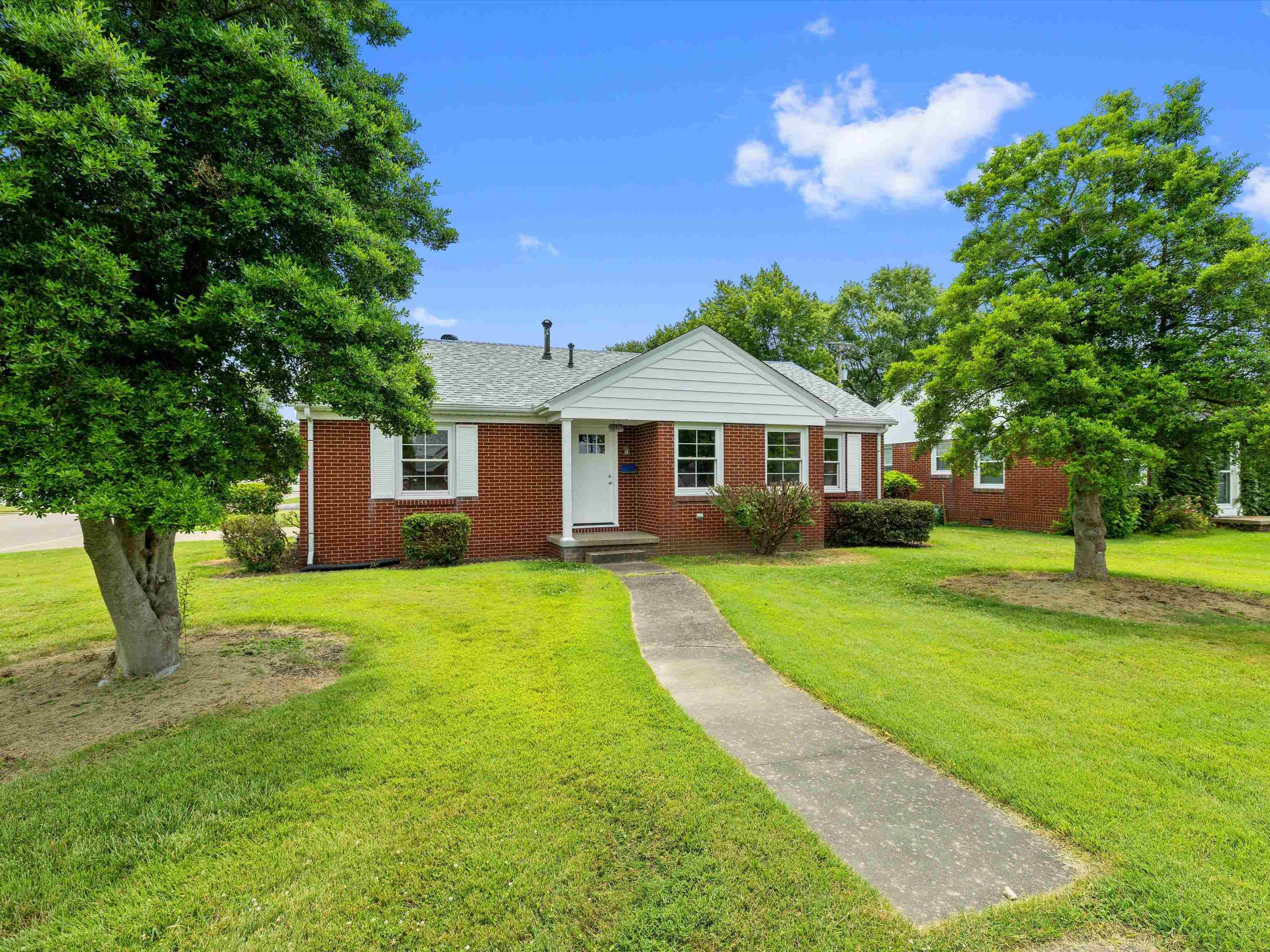 3501 Hawthorne Drive, Owensboro, Kentucky 42303, 3 Bedrooms Bedrooms, ,1 BathroomBathrooms,Single Family Residence,For Sale,Hawthorne Drive,92625