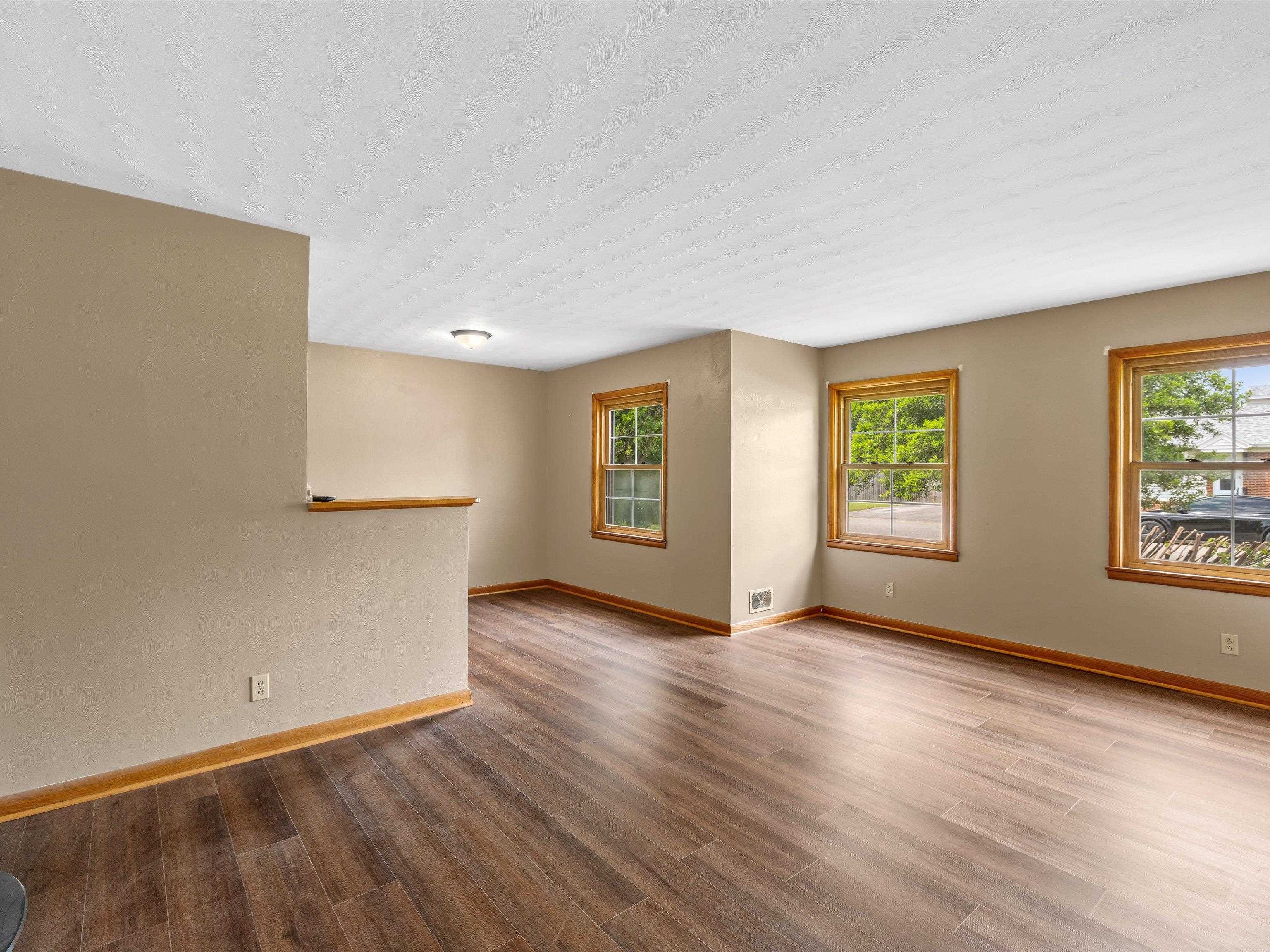 3501 Hawthorne Drive, Owensboro, Kentucky 42303, 3 Bedrooms Bedrooms, ,1 BathroomBathrooms,Single Family Residence,For Sale,Hawthorne Drive,92625