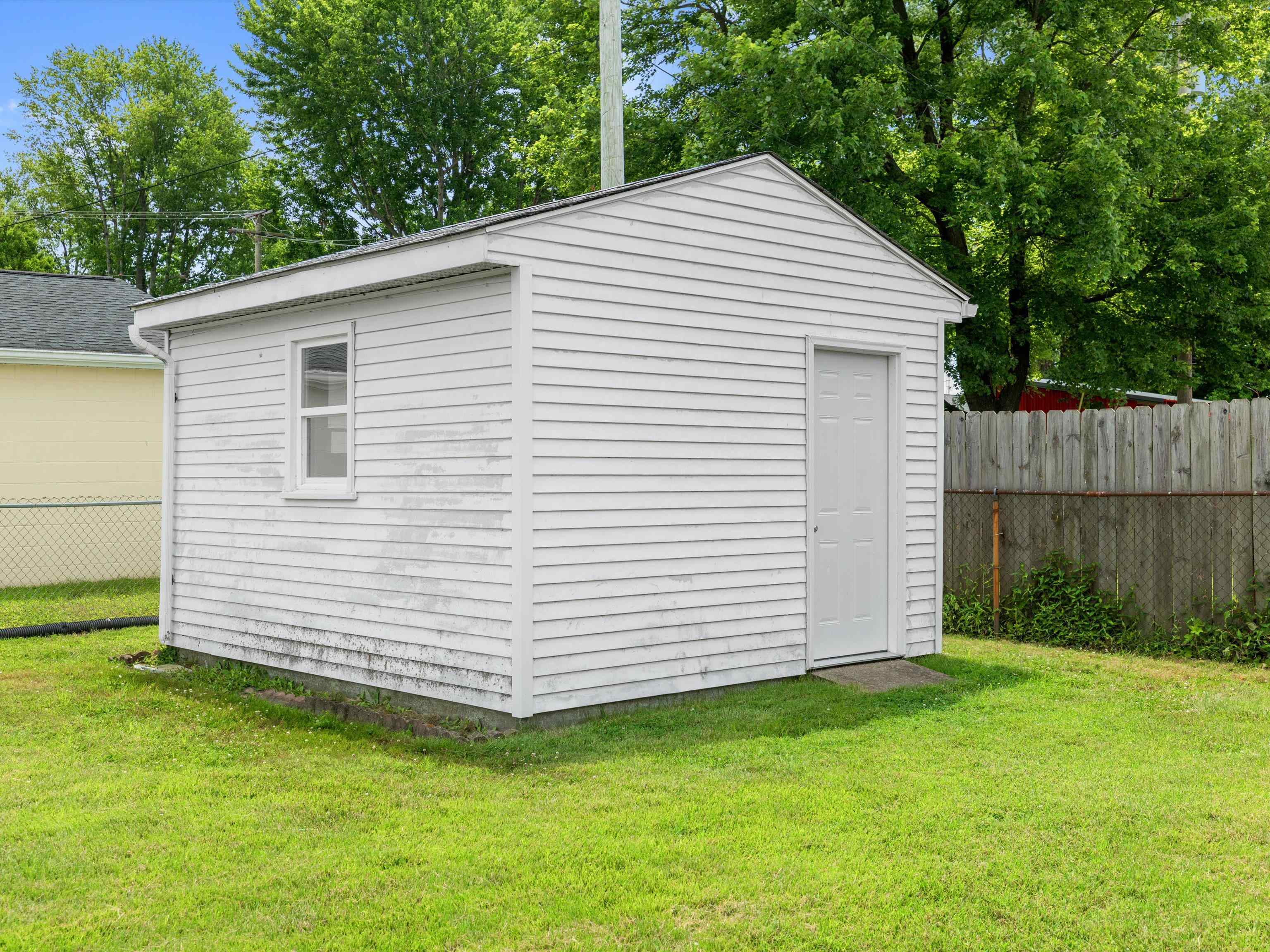 3501 Hawthorne Drive, Owensboro, Kentucky 42303, 3 Bedrooms Bedrooms, ,1 BathroomBathrooms,Single Family Residence,For Sale,Hawthorne Drive,92625