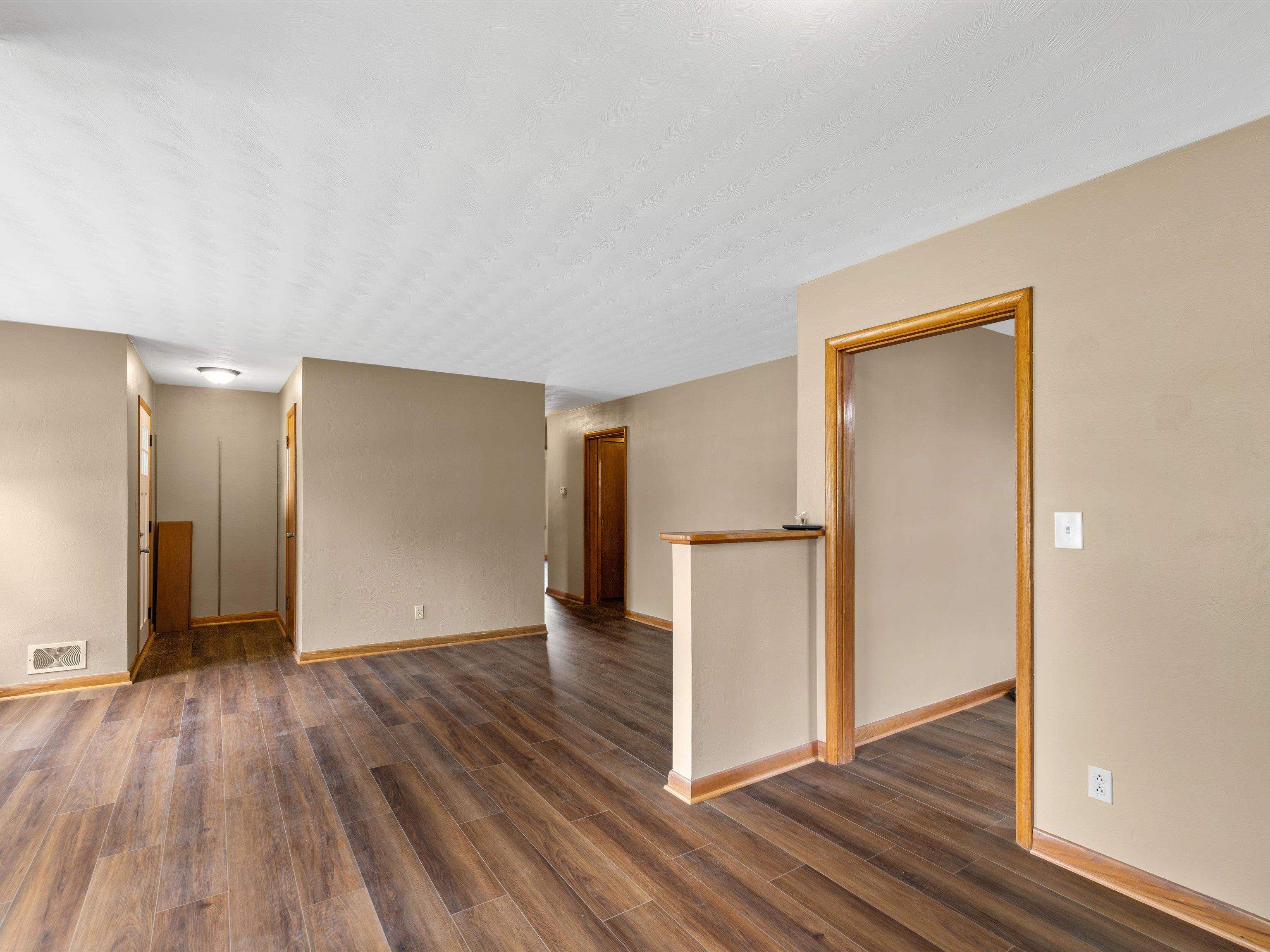 3501 Hawthorne Drive, Owensboro, Kentucky 42303, 3 Bedrooms Bedrooms, ,1 BathroomBathrooms,Single Family Residence,For Sale,Hawthorne Drive,92625
