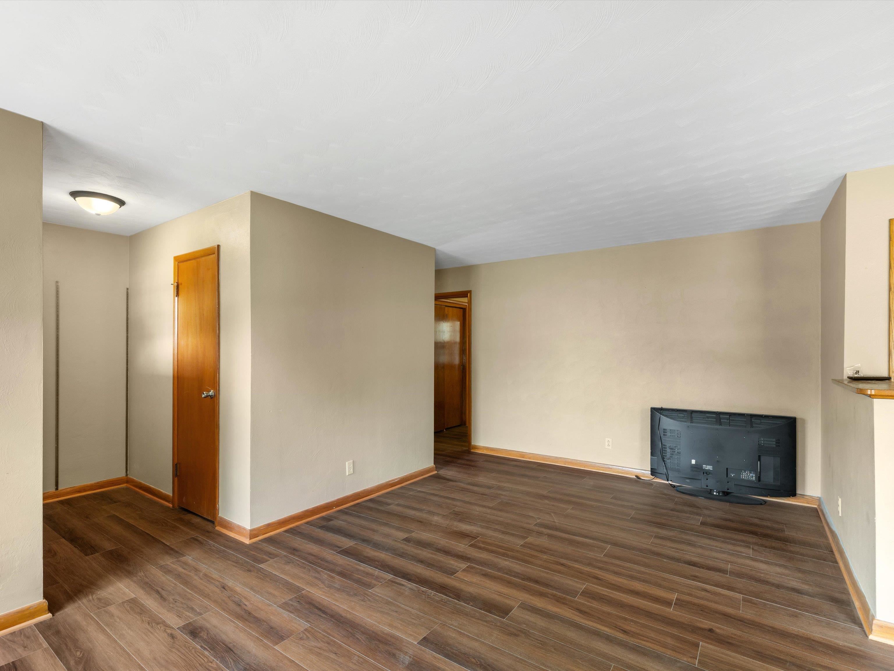 3501 Hawthorne Drive, Owensboro, Kentucky 42303, 3 Bedrooms Bedrooms, ,1 BathroomBathrooms,Single Family Residence,For Sale,Hawthorne Drive,92625