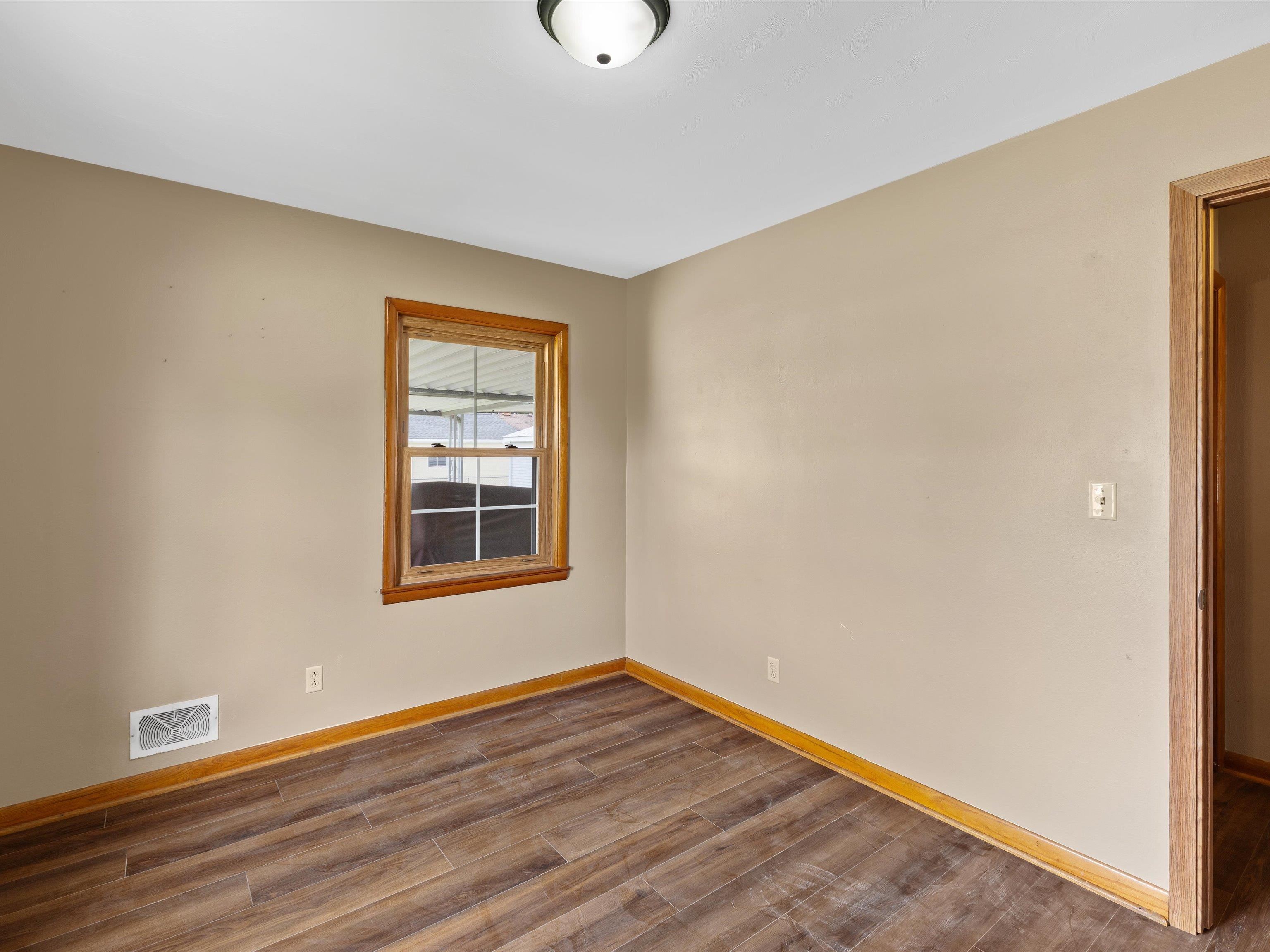 3501 Hawthorne Drive, Owensboro, Kentucky 42303, 3 Bedrooms Bedrooms, ,1 BathroomBathrooms,Single Family Residence,For Sale,Hawthorne Drive,92625