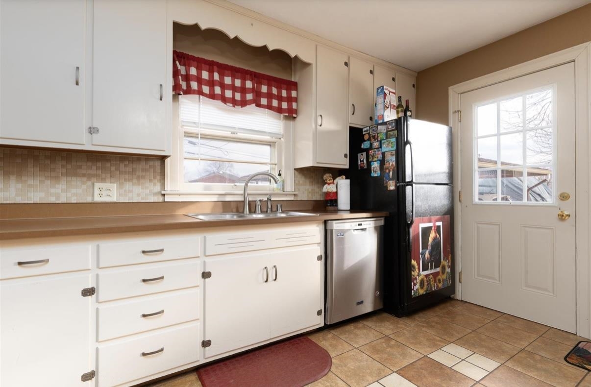 2955 Plymouth Place, Owensboro, Kentucky 42303, 4 Bedrooms Bedrooms, ,3 BathroomsBathrooms,Single Family Residence,For Sale,Plymouth Place,92627