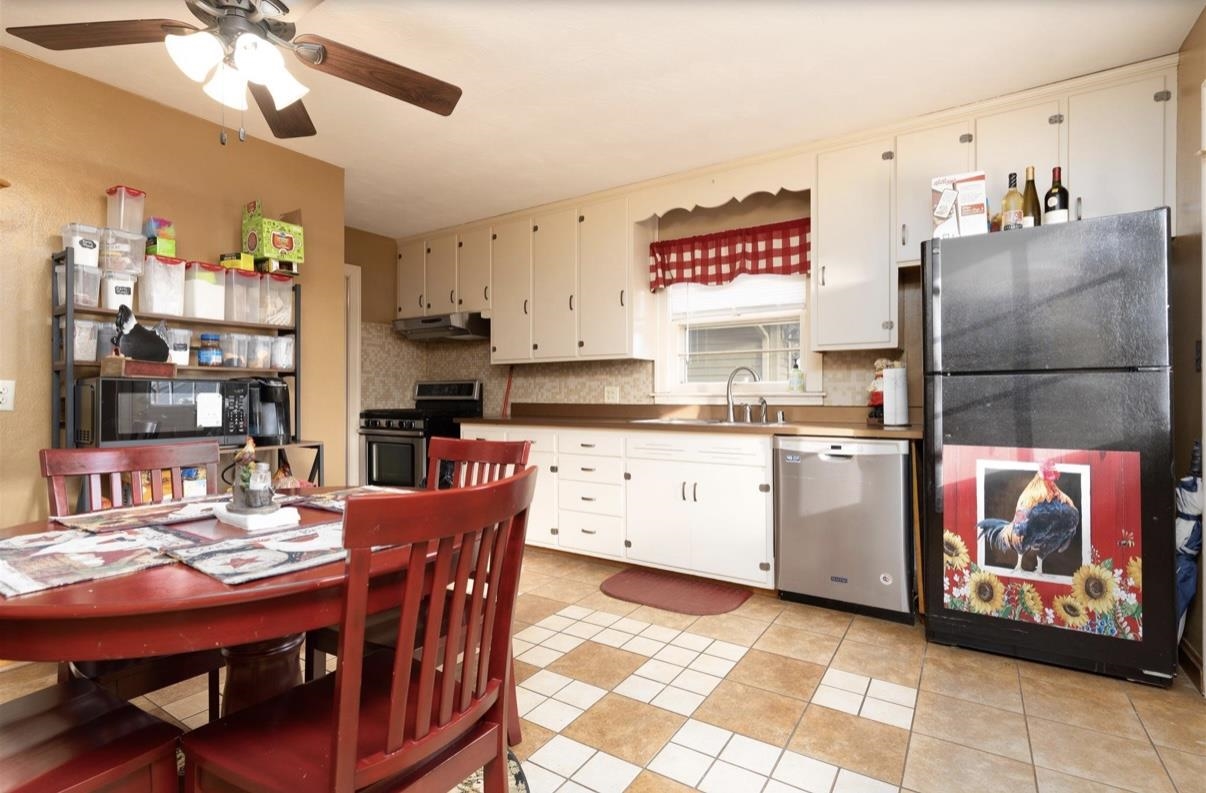 2955 Plymouth Place, Owensboro, Kentucky 42303, 4 Bedrooms Bedrooms, ,3 BathroomsBathrooms,Single Family Residence,For Sale,Plymouth Place,92627