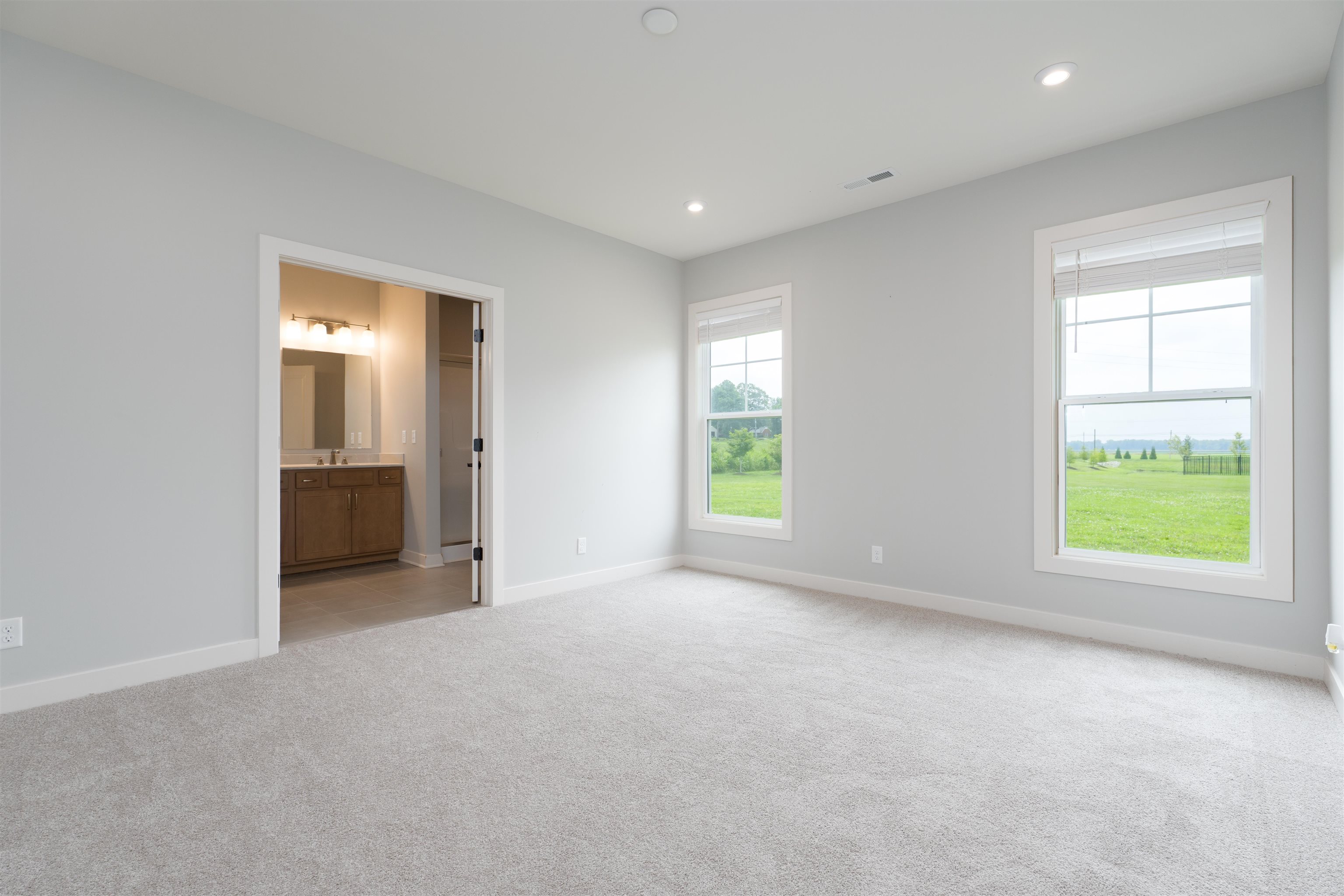2046 Pebblewood Dr, Owensboro, Kentucky 42303, 3 Bedrooms Bedrooms, ,2 BathroomsBathrooms,Single Family Residence,For Sale,Pebblewood Dr,92629
