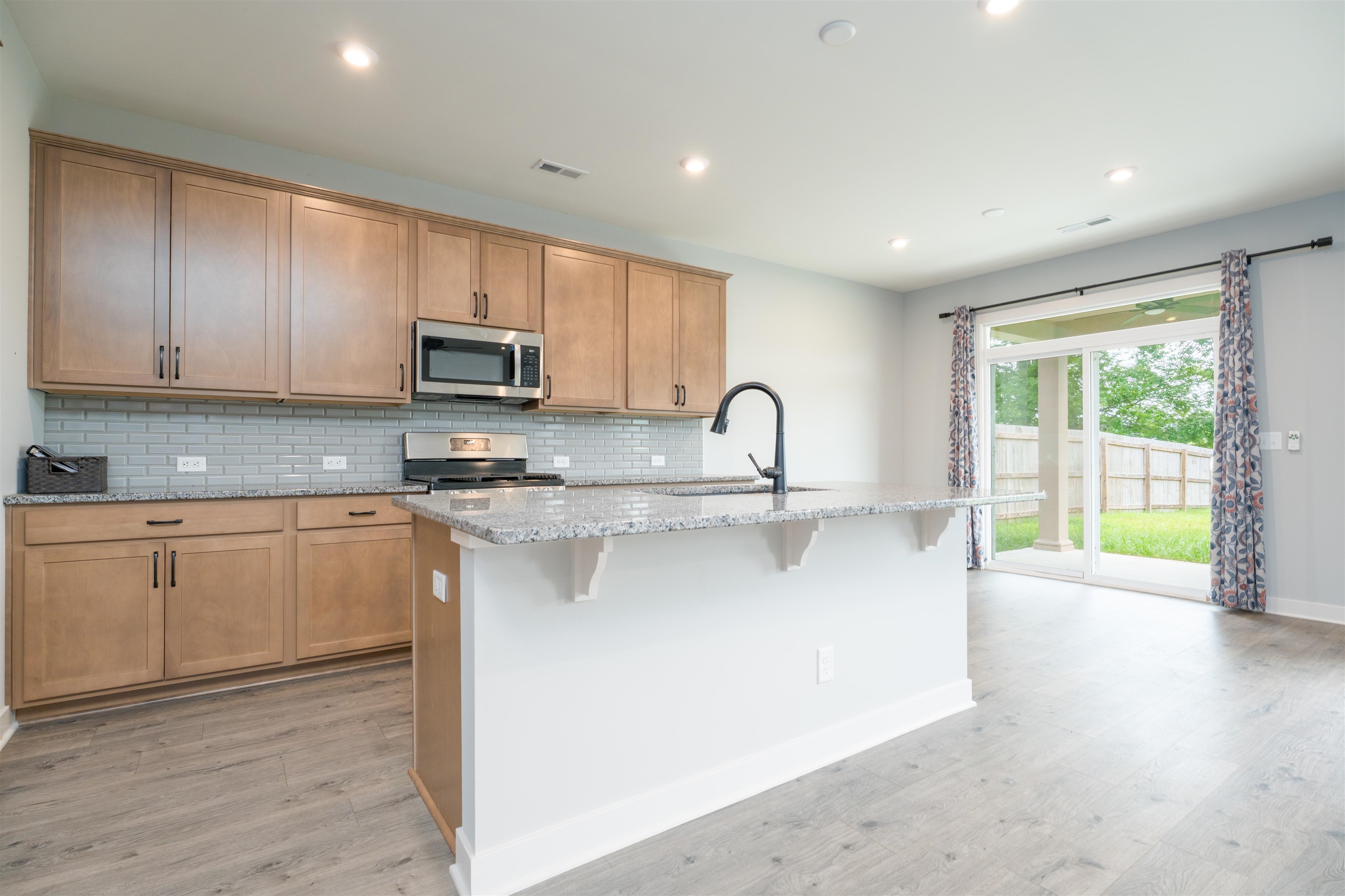 2046 Pebblewood Dr, Owensboro, Kentucky 42303, 3 Bedrooms Bedrooms, ,2 BathroomsBathrooms,Single Family Residence,For Sale,Pebblewood Dr,92629