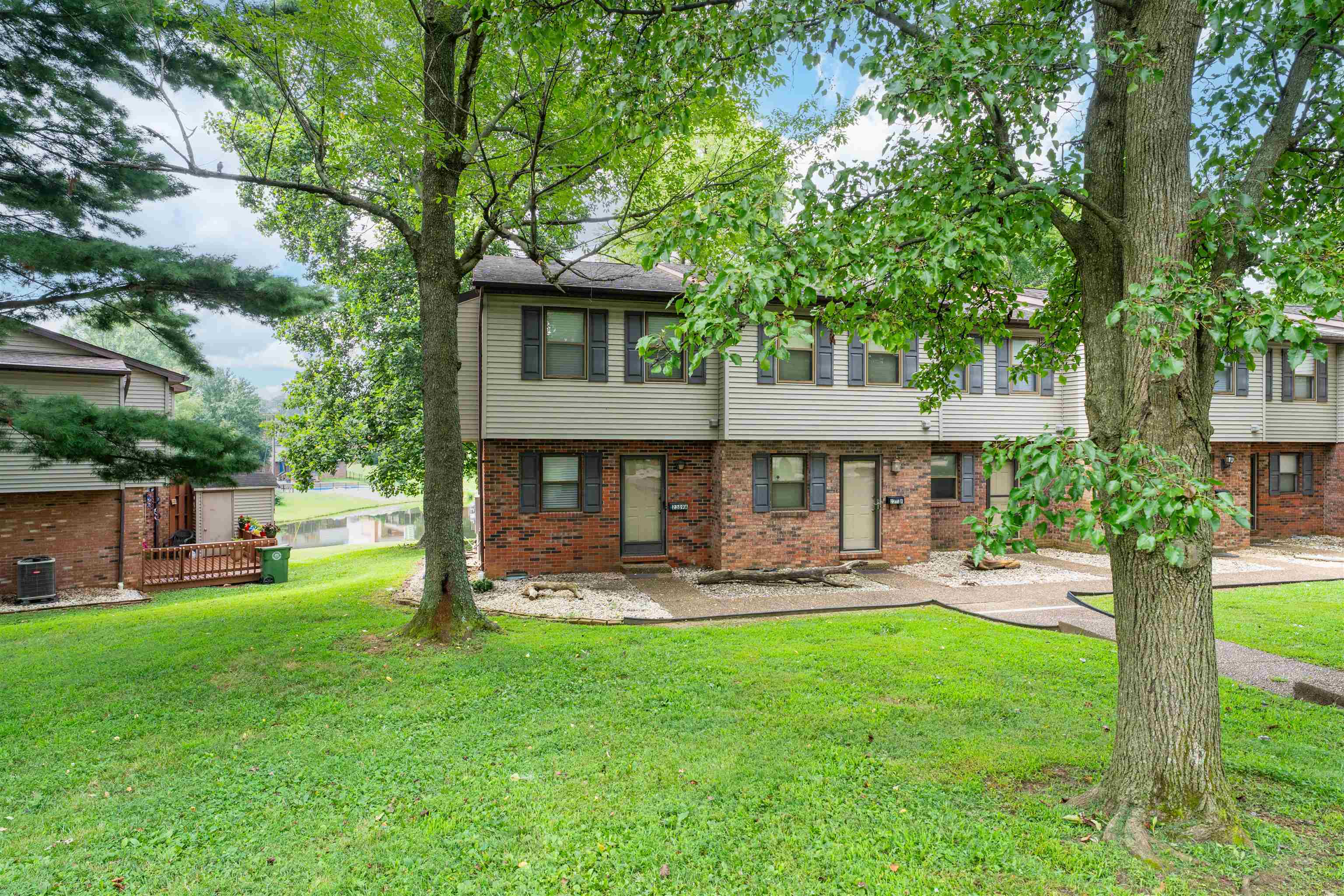 2403 Bluff Ave, Owensboro, Kentucky 42303, ,Multifamily,For Sale,Bluff Ave,92632