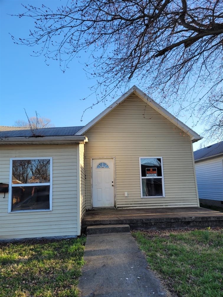 816 West 13th Street, Owensboro, Kentucky 42301, 2 Bedrooms Bedrooms, ,1 BathroomBathrooms,Single Family Residence,For Sale,West 13th Street,92635