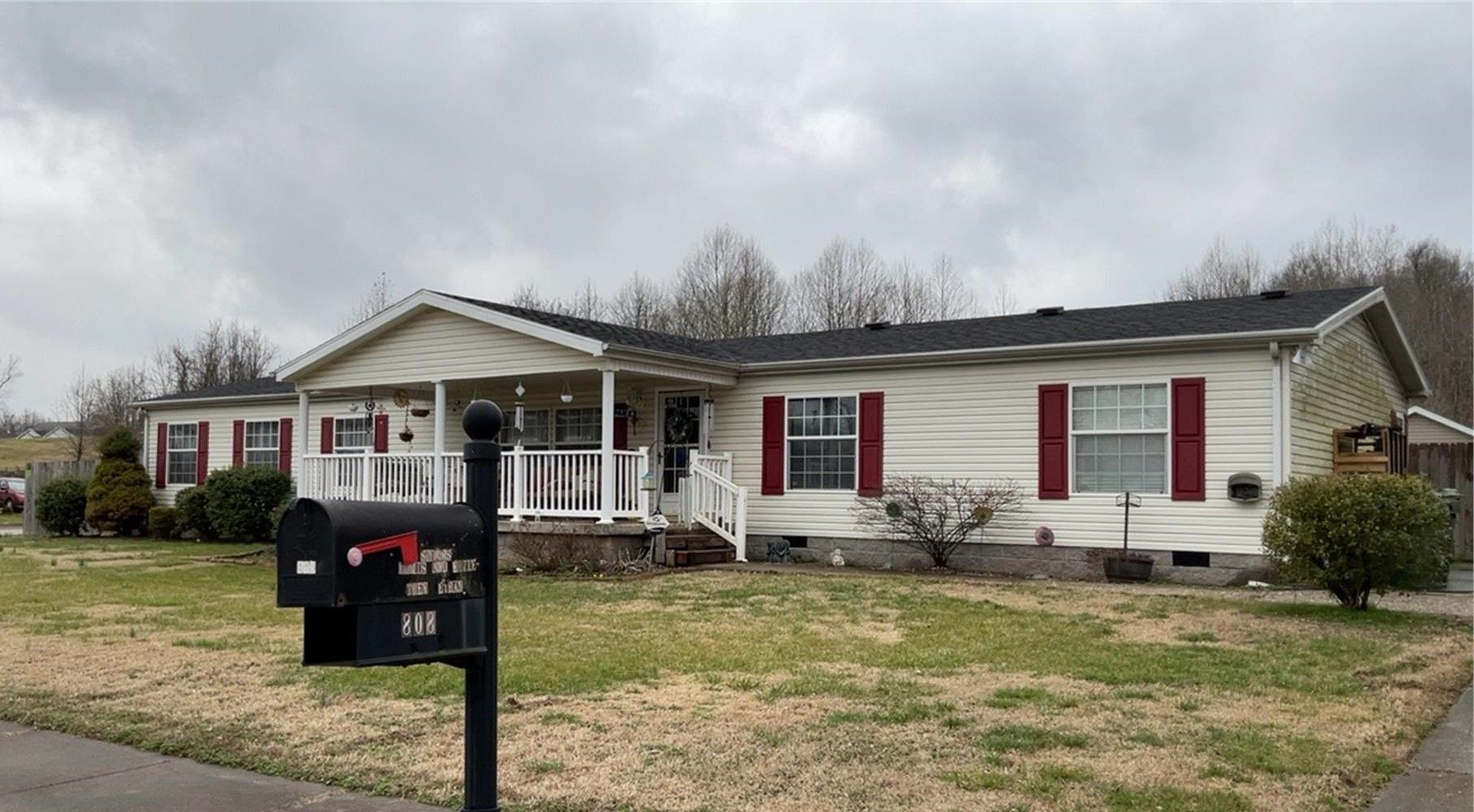 808 Deer Haven Dr, Owensboro, Kentucky 42301, 4 Bedrooms Bedrooms, ,2 BathroomsBathrooms,Single Family Residence,For Sale,Deer Haven Dr,92650