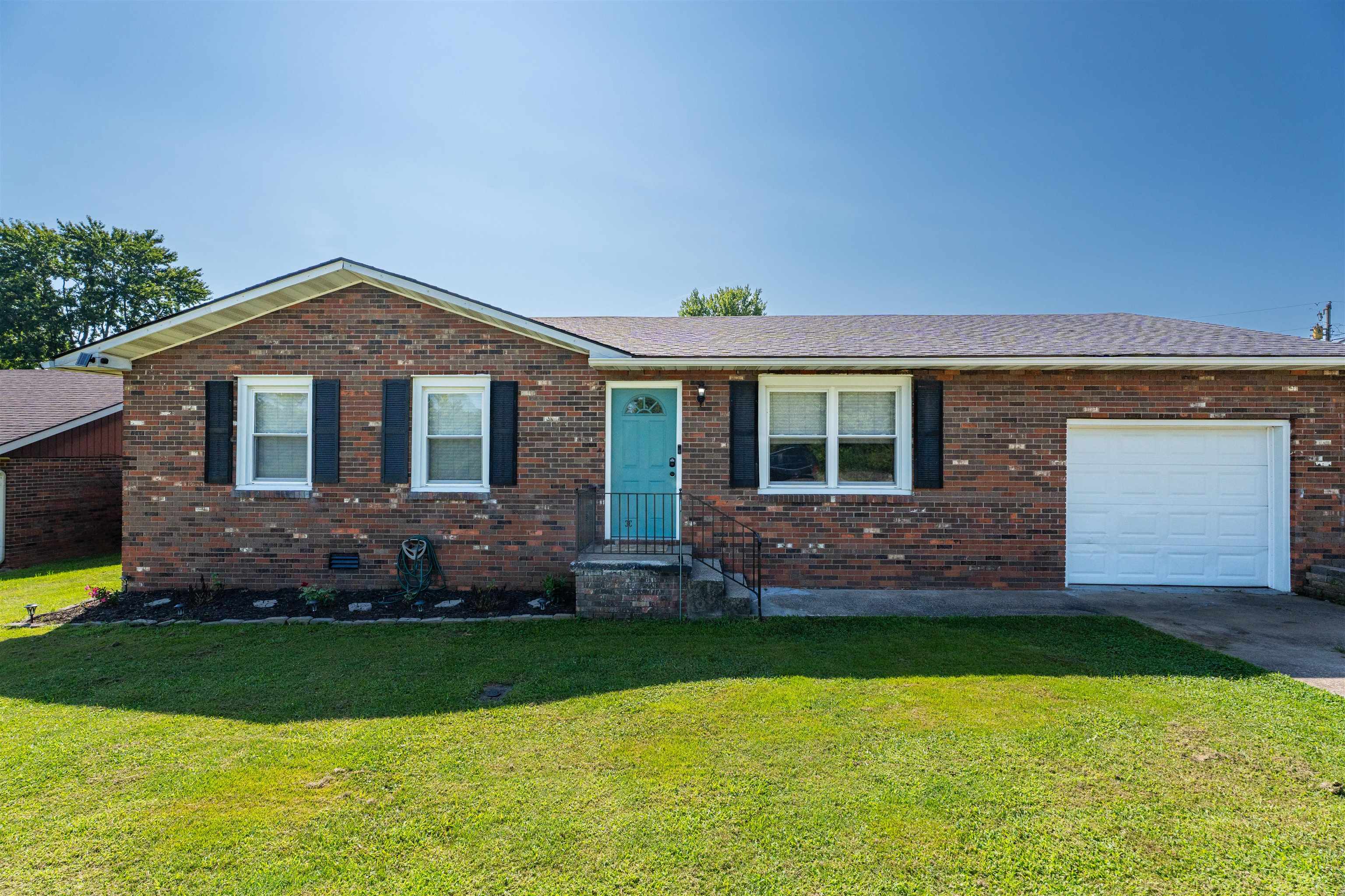 6157 Richmond Avenue, Owensboro, Kentucky 42303, 3 Bedrooms Bedrooms, ,1 BathroomBathrooms,Single Family Residence,For Sale,Richmond Avenue,92655