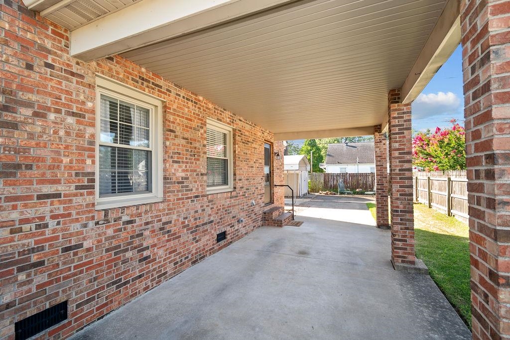 1724 Hill Ave, Owensboro, Kentucky 42301, 3 Bedrooms Bedrooms, ,1 BathroomBathrooms,Single Family Residence,For Sale,Hill Ave,92657