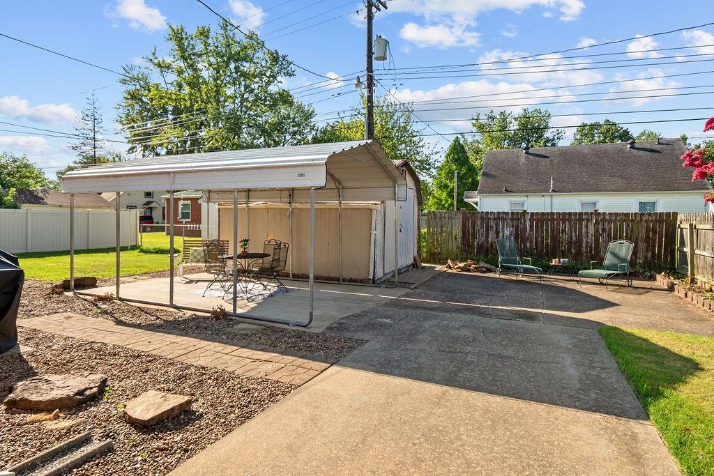 1724 Hill Ave, Owensboro, Kentucky 42301, 3 Bedrooms Bedrooms, ,1 BathroomBathrooms,Single Family Residence,For Sale,Hill Ave,92657