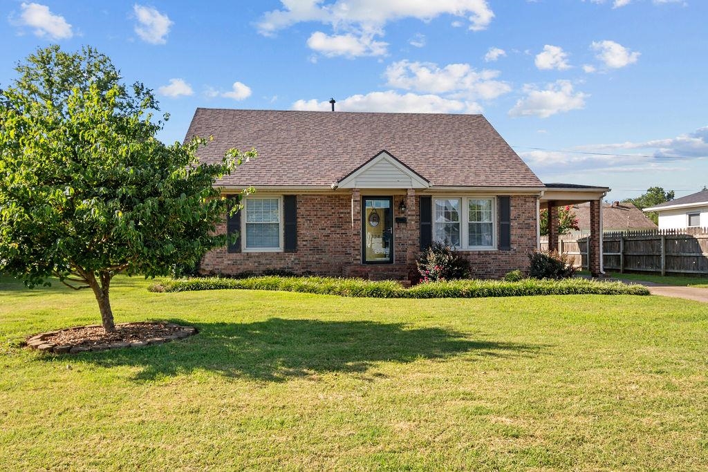 1724 Hill Ave, Owensboro, Kentucky 42301, 3 Bedrooms Bedrooms, ,1 BathroomBathrooms,Single Family Residence,For Sale,Hill Ave,92657