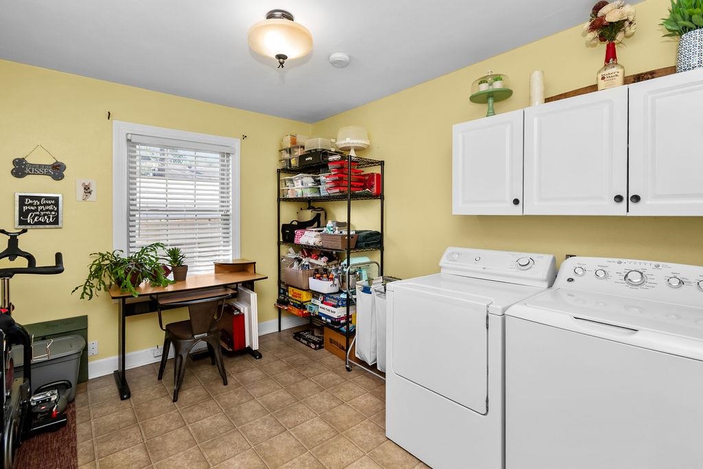 1724 Hill Ave, Owensboro, Kentucky 42301, 3 Bedrooms Bedrooms, ,1 BathroomBathrooms,Single Family Residence,For Sale,Hill Ave,92657