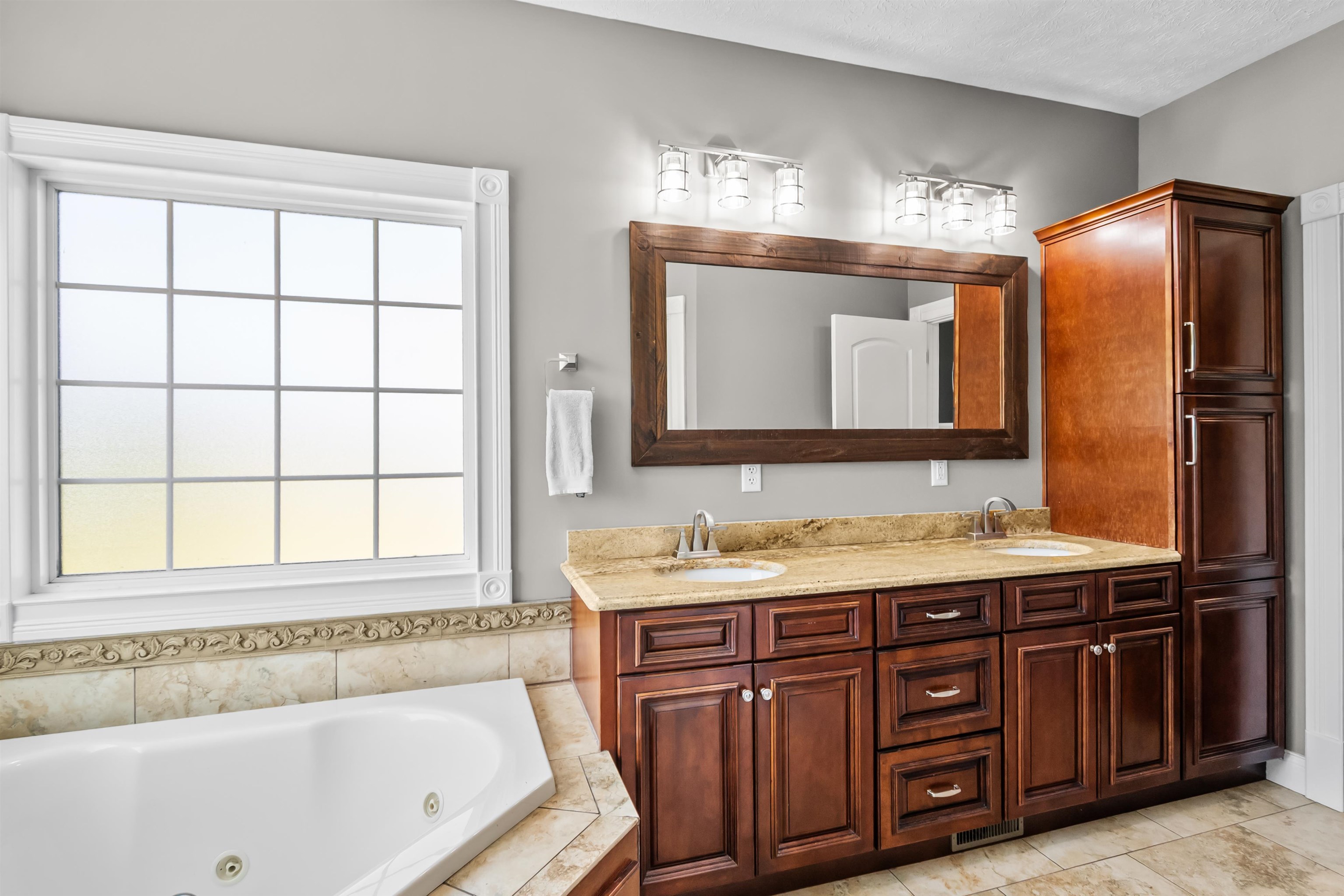 11172 Old Leitchfield Rd., Whitesville, Kentucky 42378, 3 Bedrooms Bedrooms, ,3 BathroomsBathrooms,Single Family Residence,For Sale,Old Leitchfield Rd.,92658