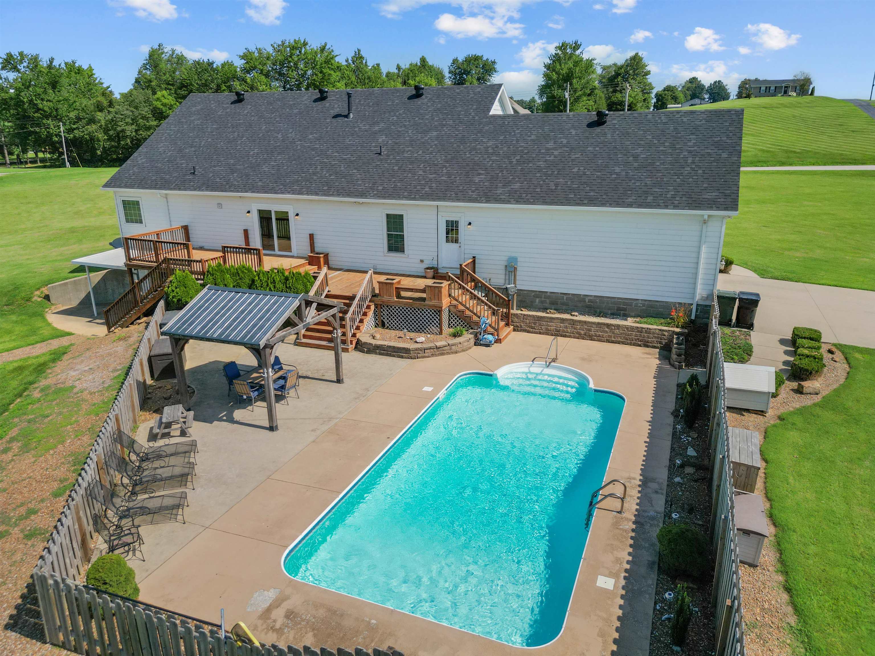 11172 Old Leitchfield Rd., Whitesville, Kentucky 42378, 3 Bedrooms Bedrooms, ,3 BathroomsBathrooms,Single Family Residence,For Sale,Old Leitchfield Rd.,92658