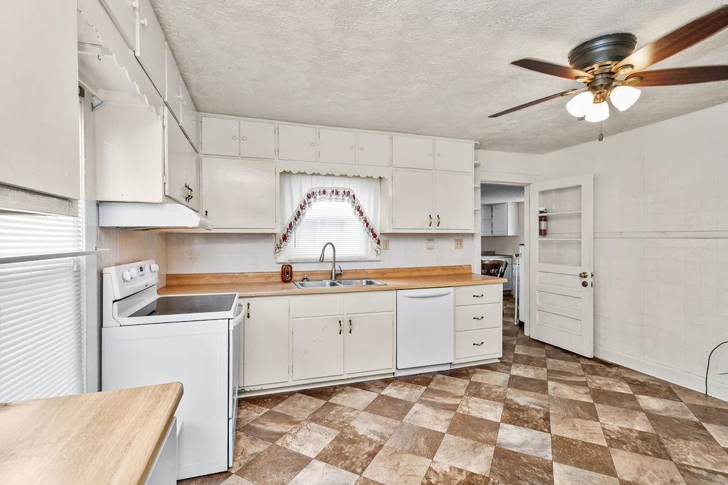 509 26th St, Owensboro, Kentucky 42303, 2 Bedrooms Bedrooms, ,1 BathroomBathrooms,Single Family Residence,For Sale,26th St,92660
