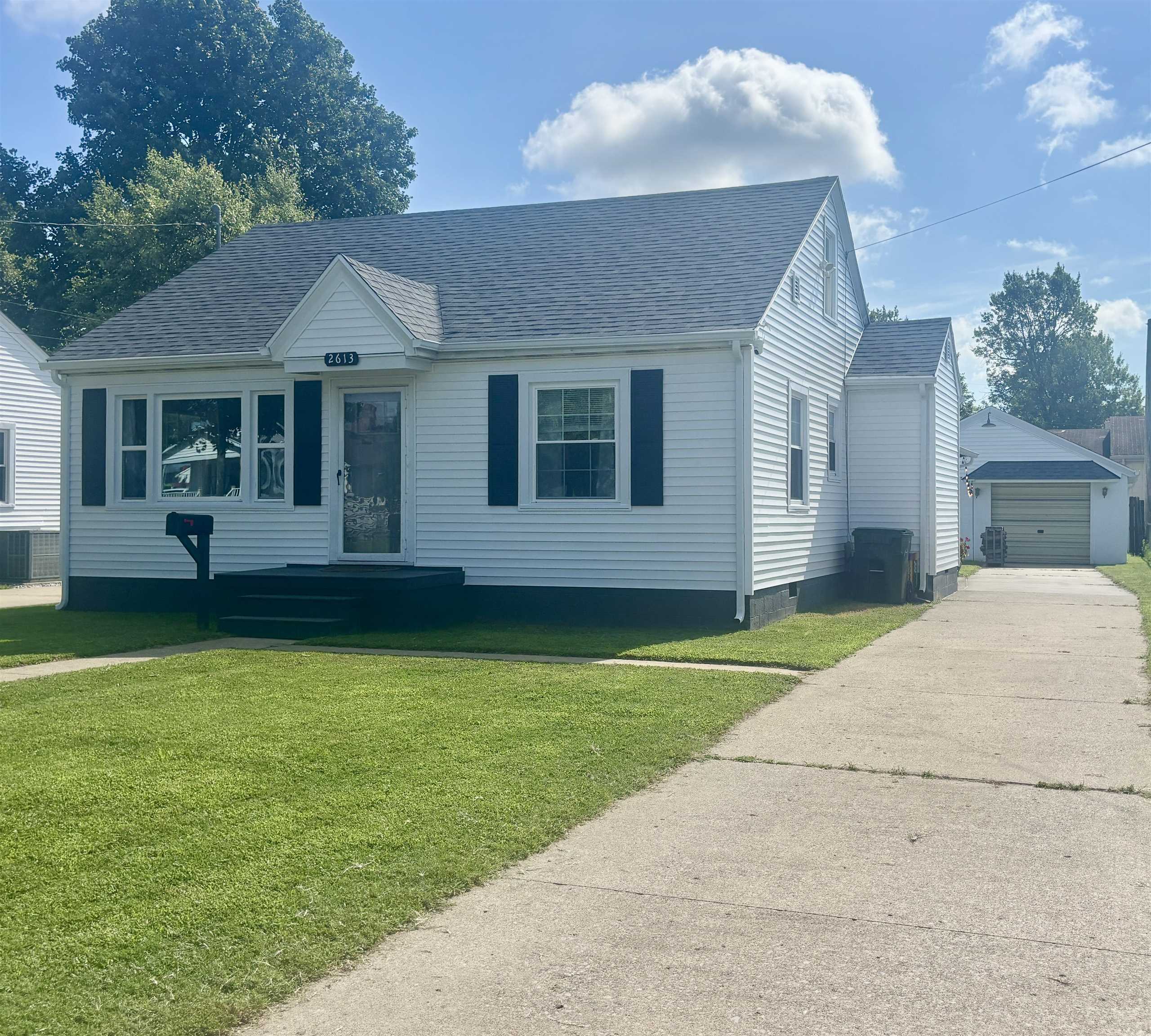 2613 Allen Street, Owensboro, Kentucky 42303, 2 Bedrooms Bedrooms, ,1 BathroomBathrooms,Single Family Residence,For Sale,Allen Street,92666