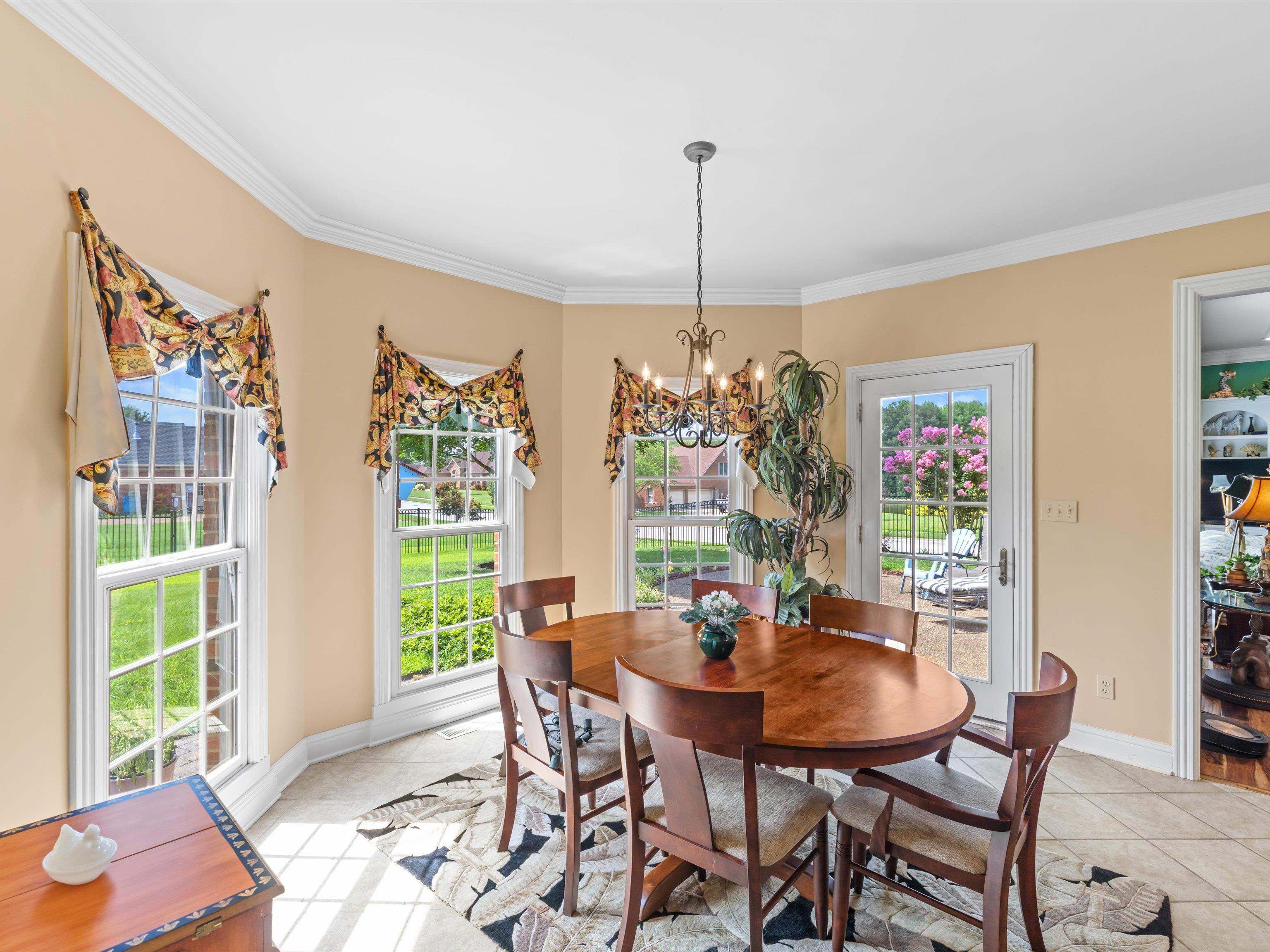 4508 Lake Forest Drive, Owensboro, Kentucky 42303, 4 Bedrooms Bedrooms, ,3 BathroomsBathrooms,Single Family Residence,For Sale,Lake Forest Drive,92669