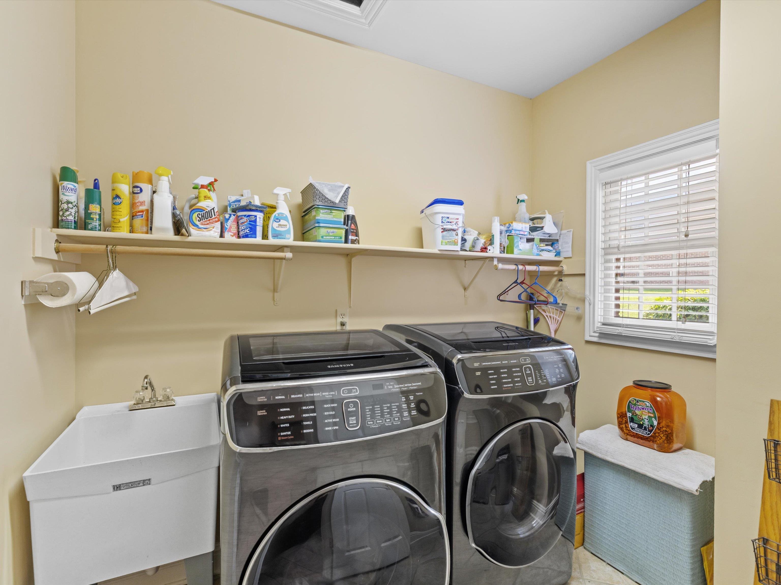4508 Lake Forest Drive, Owensboro, Kentucky 42303, 4 Bedrooms Bedrooms, ,3 BathroomsBathrooms,Single Family Residence,For Sale,Lake Forest Drive,92669