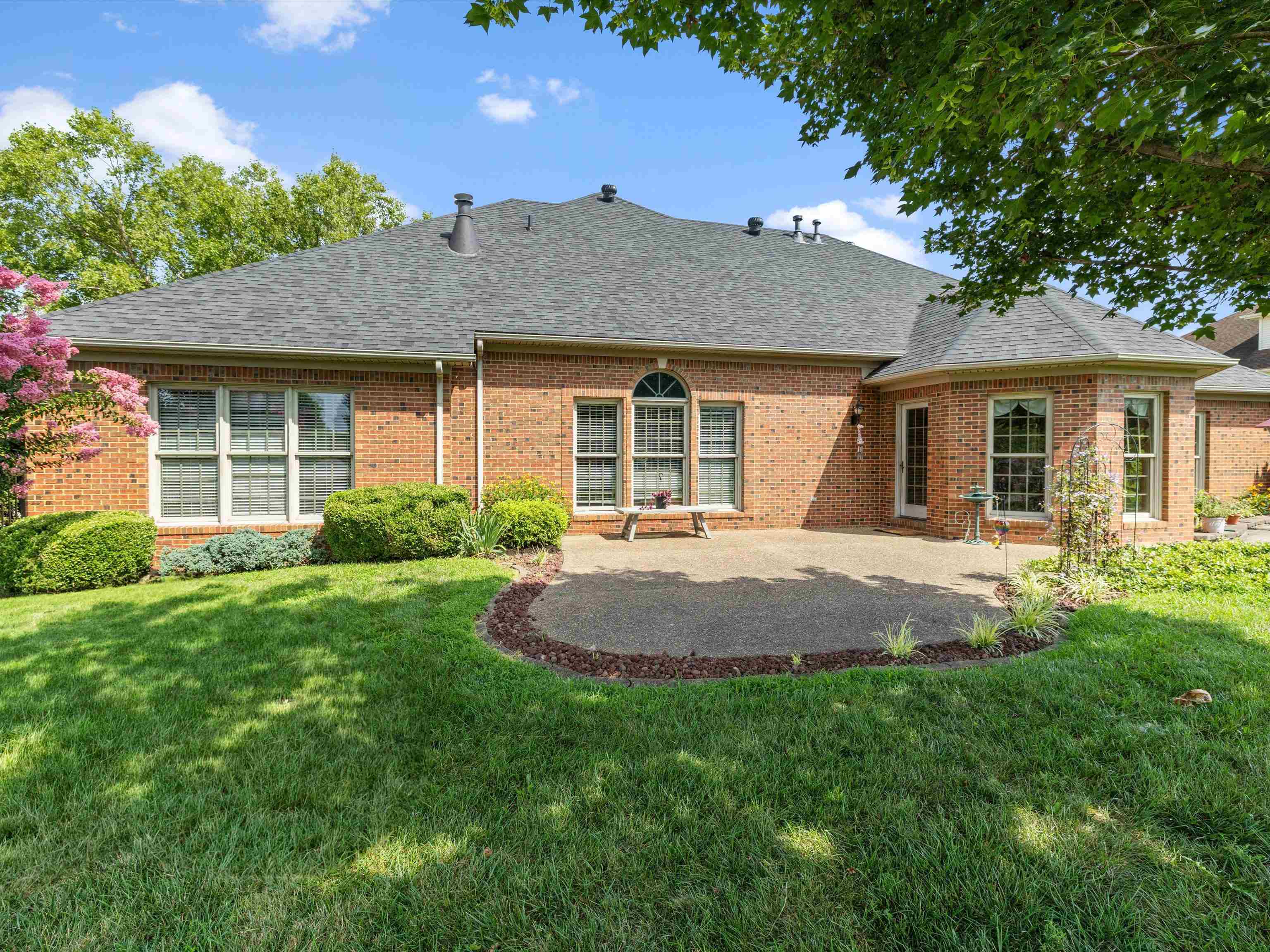 4508 Lake Forest Drive, Owensboro, Kentucky 42303, 4 Bedrooms Bedrooms, ,3 BathroomsBathrooms,Single Family Residence,For Sale,Lake Forest Drive,92669