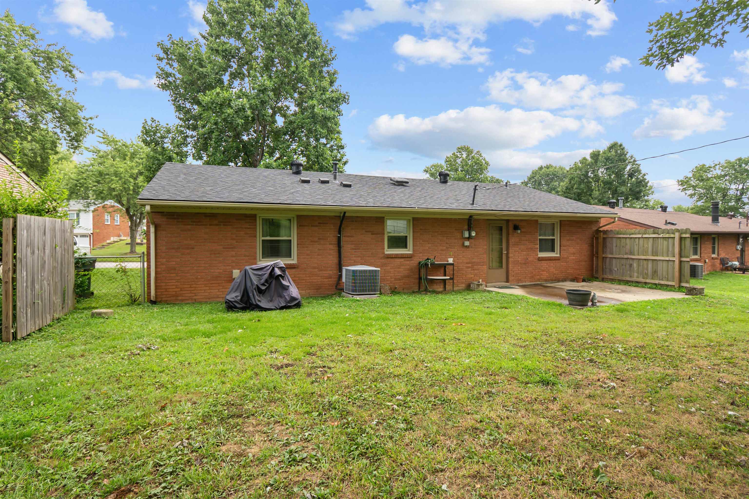 2830 Epworth Ln., Owensboro, Kentucky 42303, 3 Bedrooms Bedrooms, ,1 BathroomBathrooms,Single Family Residence,For Sale,Epworth Ln.,92681