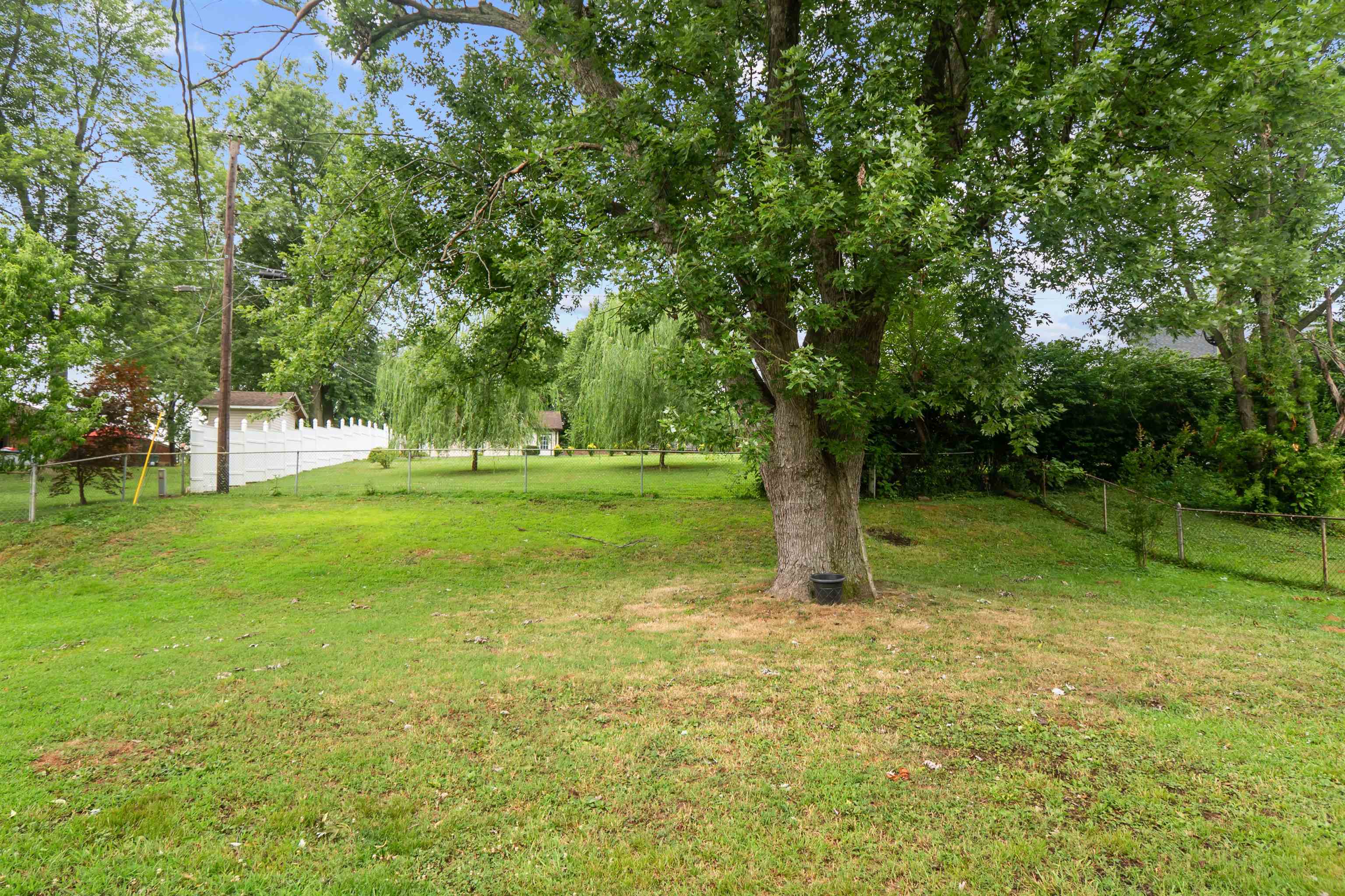 2830 Epworth Ln., Owensboro, Kentucky 42303, 3 Bedrooms Bedrooms, ,1 BathroomBathrooms,Single Family Residence,For Sale,Epworth Ln.,92681