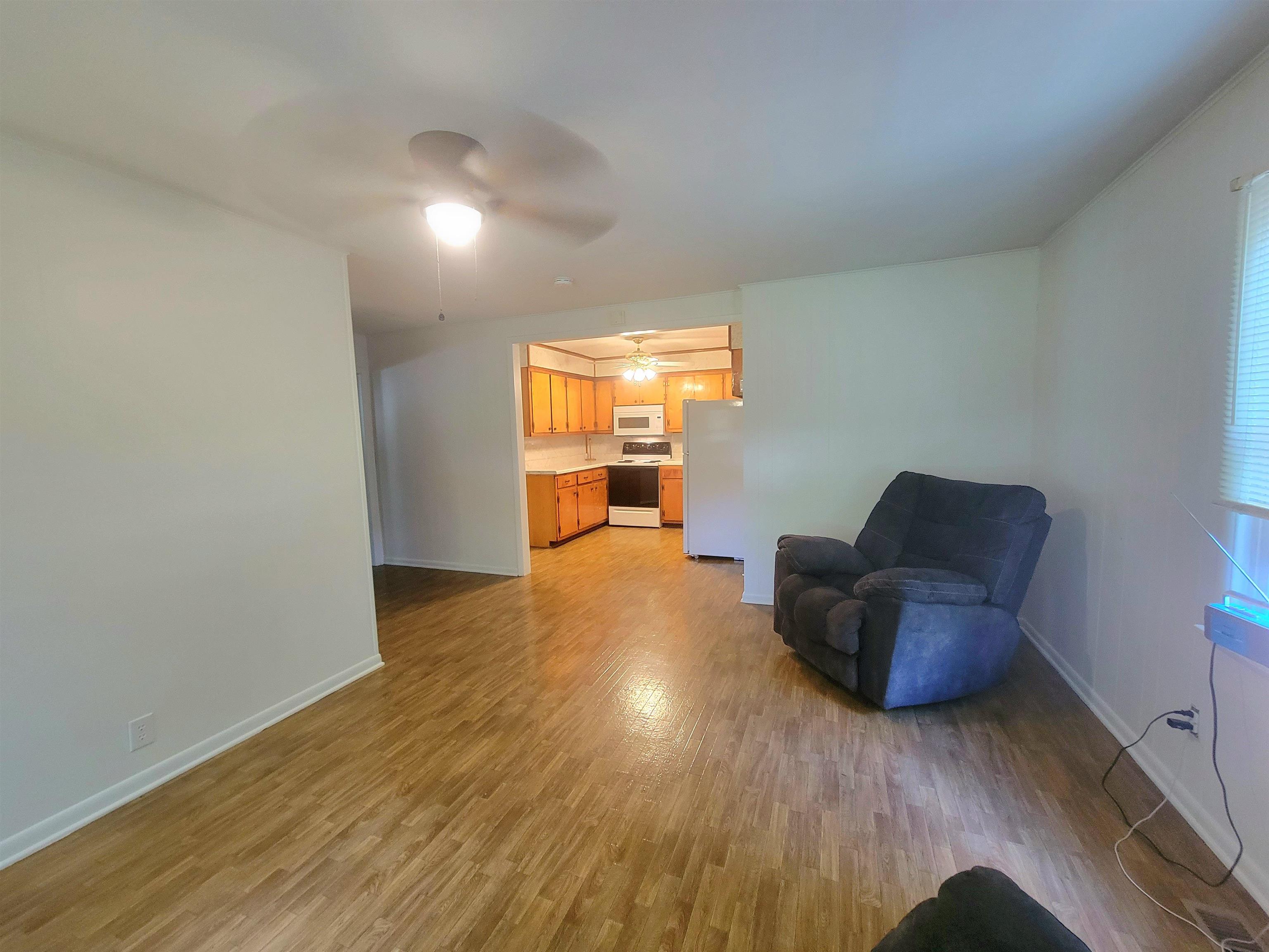106 School Street, Livermore, Kentucky 42352, 3 Bedrooms Bedrooms, ,2 BathroomsBathrooms,Single Family Residence,For Sale,School Street,92684