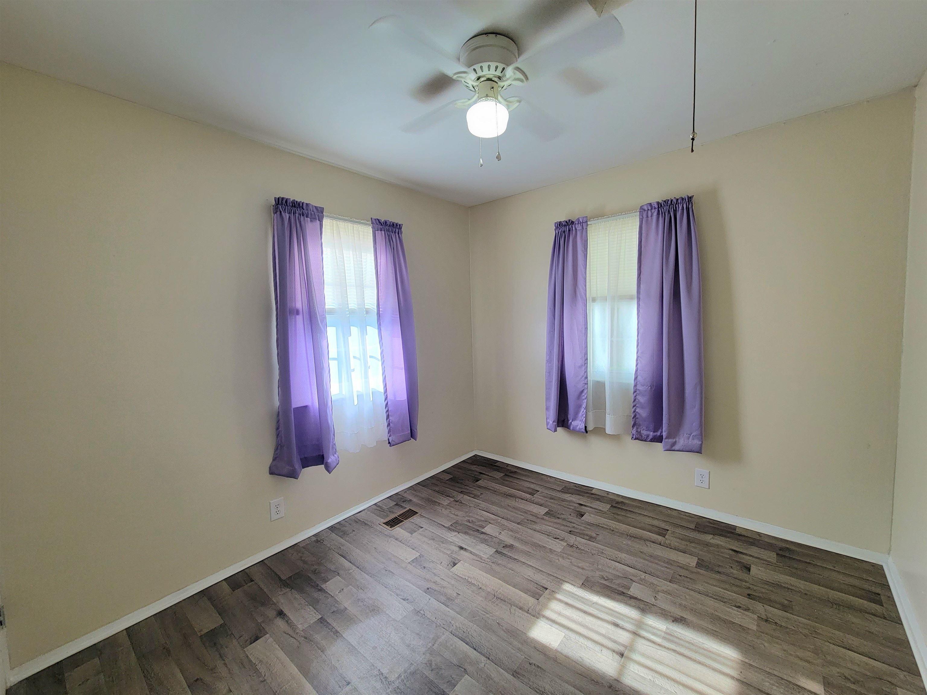 106 School Street, Livermore, Kentucky 42352, 3 Bedrooms Bedrooms, ,2 BathroomsBathrooms,Single Family Residence,For Sale,School Street,92684