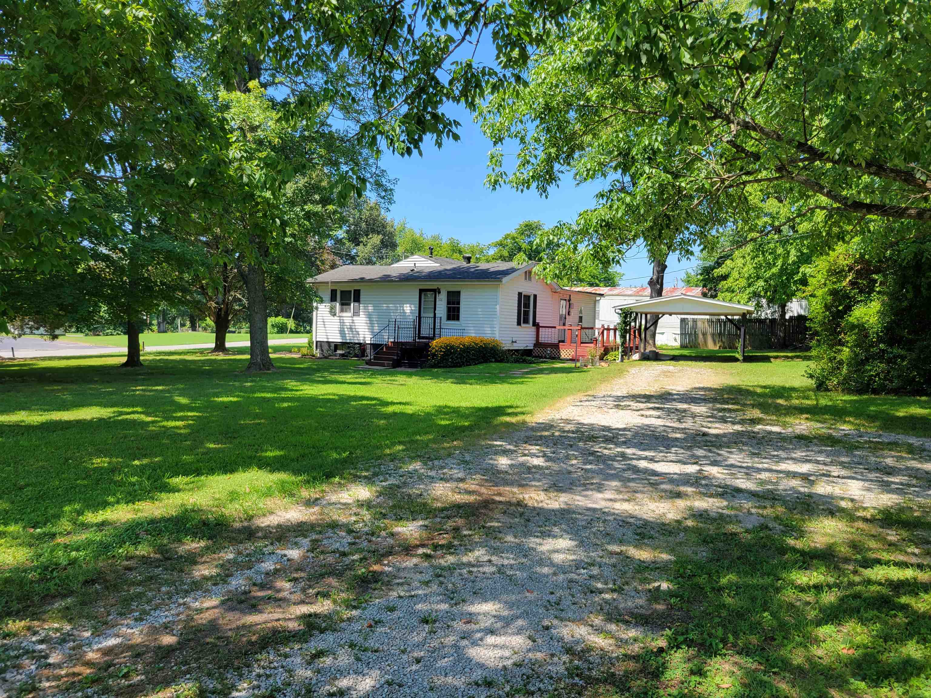 106 School Street, Livermore, Kentucky 42352, 3 Bedrooms Bedrooms, ,2 BathroomsBathrooms,Single Family Residence,For Sale,School Street,92684