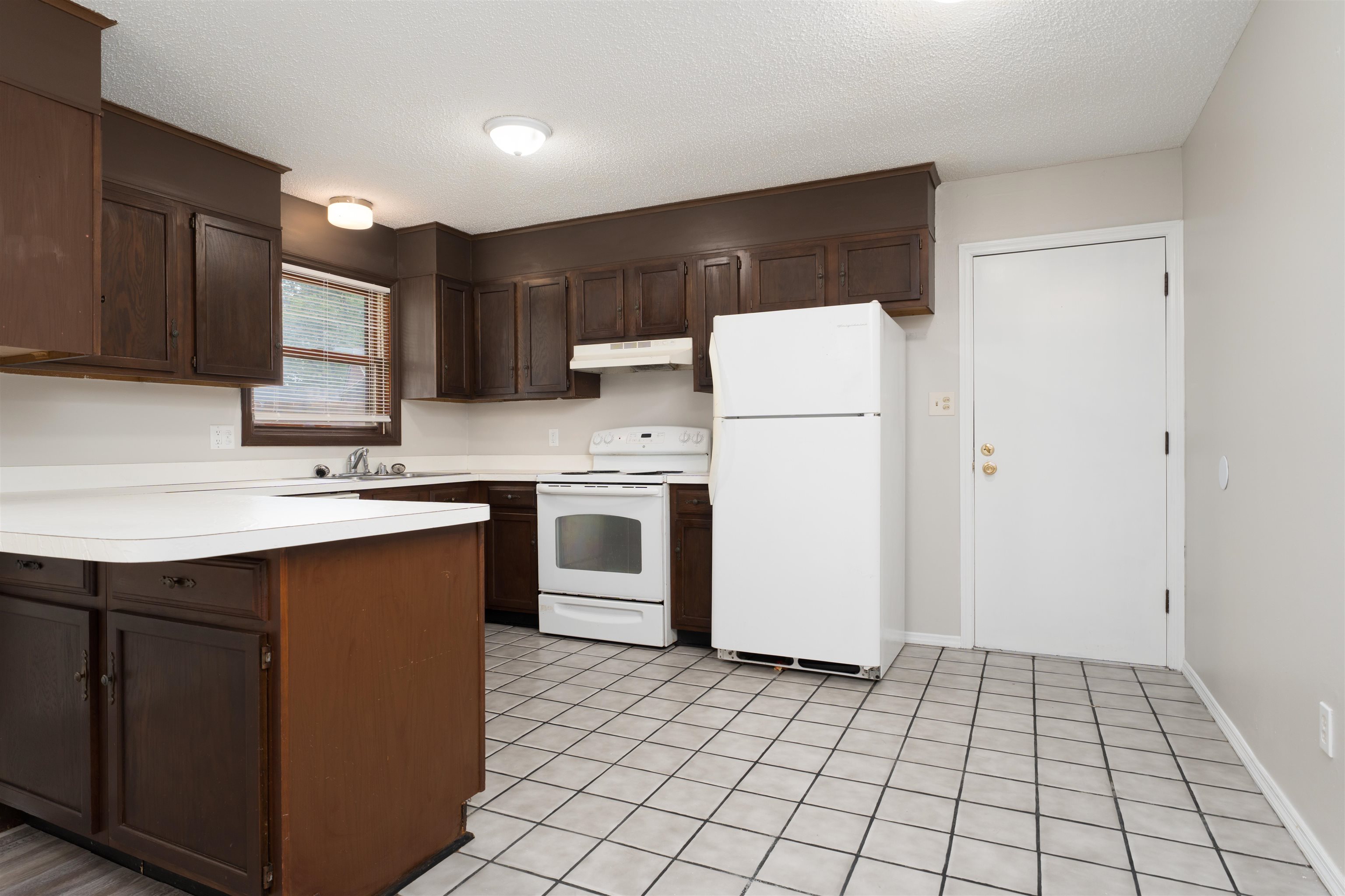 3532 Roundtable Loop, Owensboro, Kentucky 42303, 3 Bedrooms Bedrooms, ,2 BathroomsBathrooms,Single Family Residence,For Sale,Roundtable Loop,92686