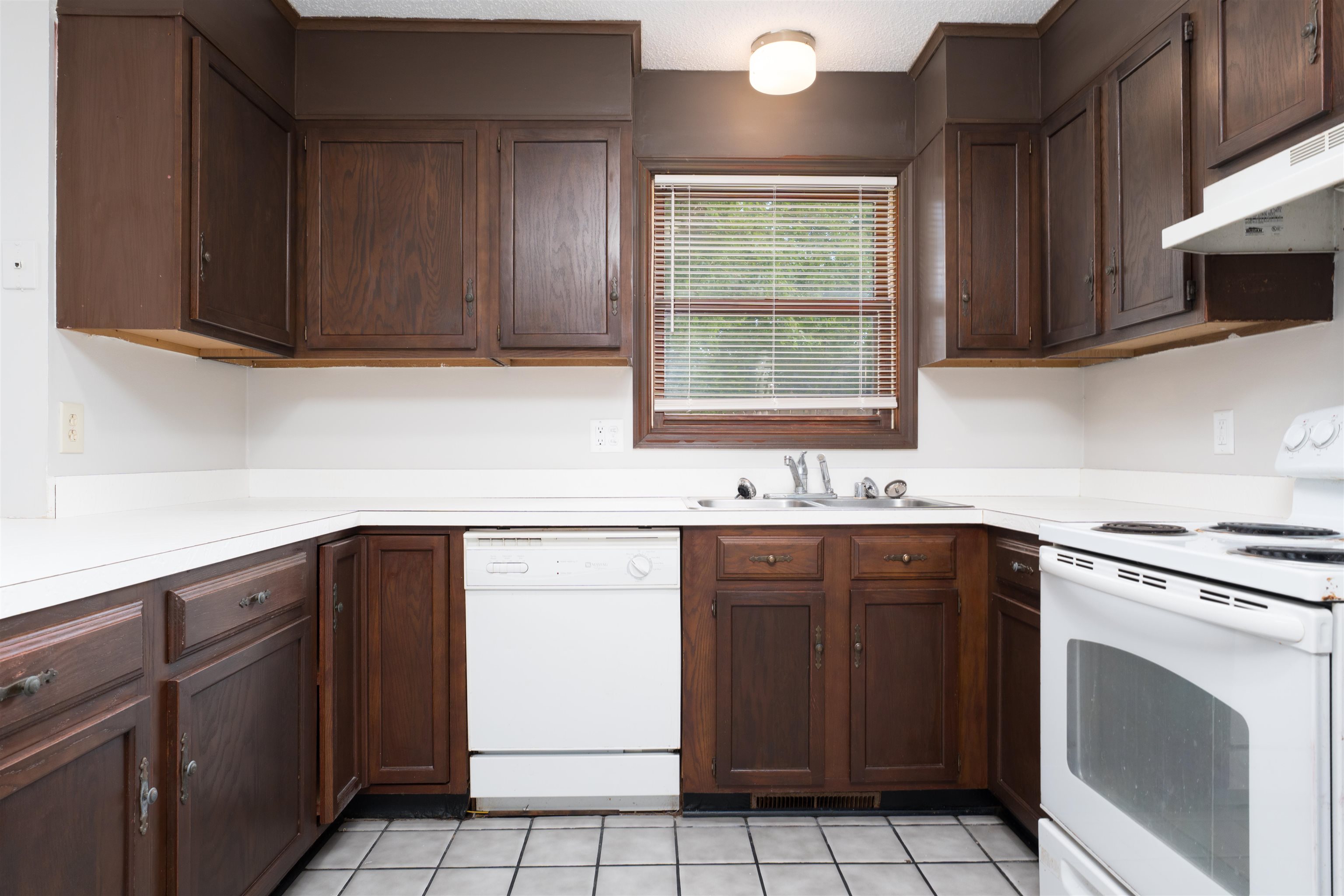 3532 Roundtable Loop, Owensboro, Kentucky 42303, 3 Bedrooms Bedrooms, ,2 BathroomsBathrooms,Single Family Residence,For Sale,Roundtable Loop,92686