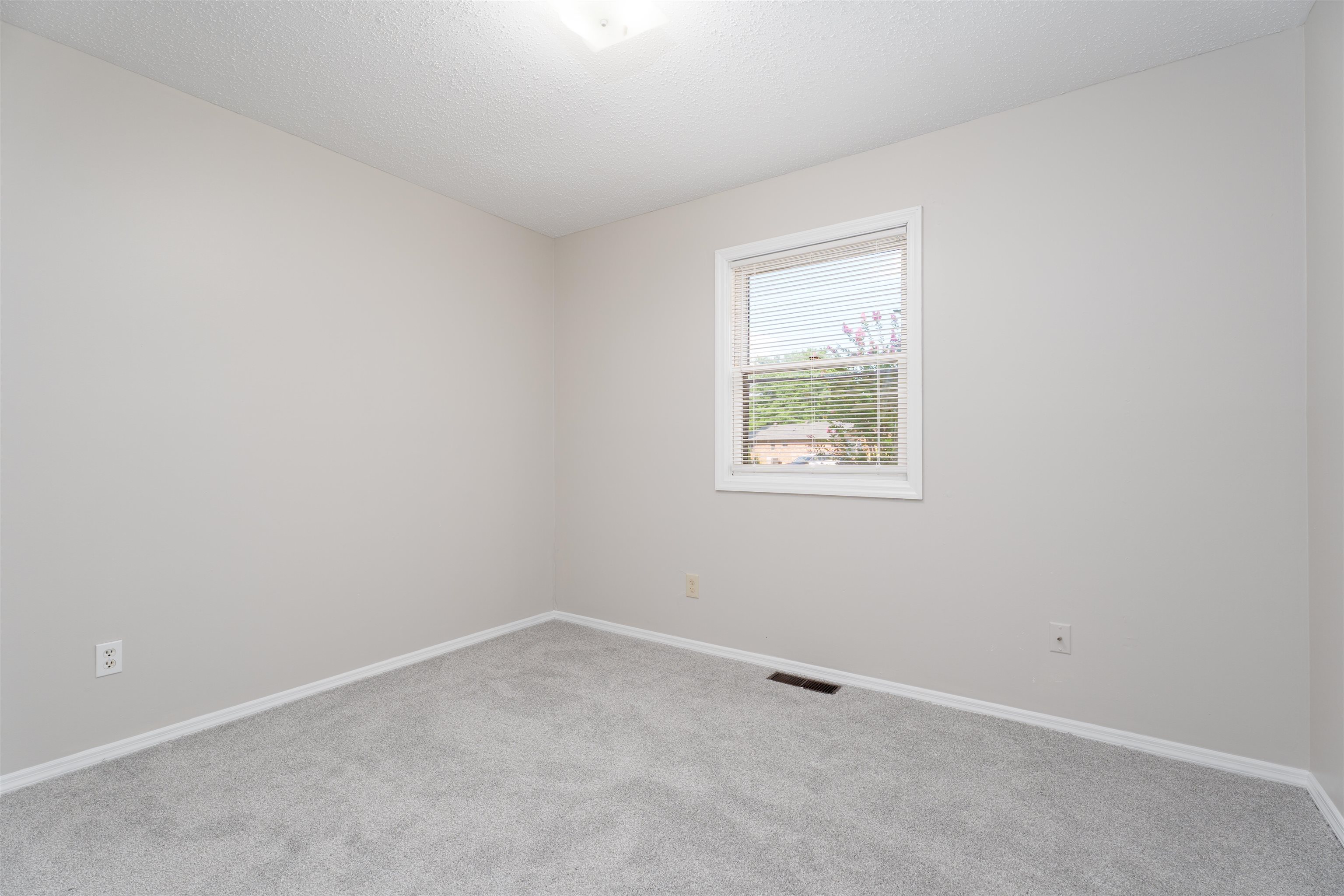 3532 Roundtable Loop, Owensboro, Kentucky 42303, 3 Bedrooms Bedrooms, ,2 BathroomsBathrooms,Single Family Residence,For Sale,Roundtable Loop,92686